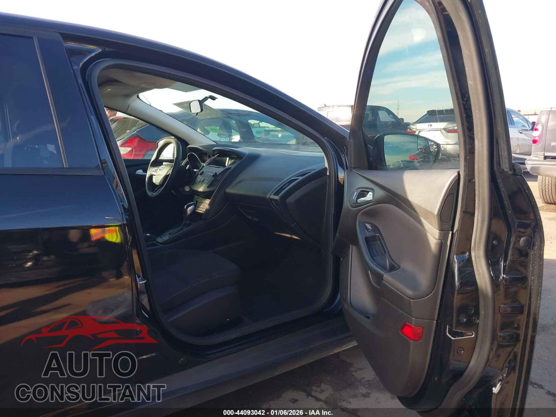 FORD FOCUS 2016 - 1FADP3F25GL246662