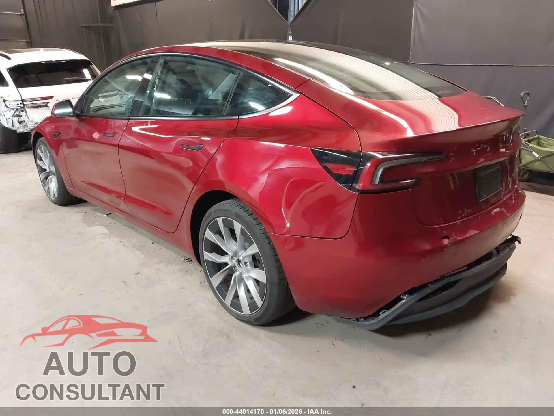 TESLA MODEL 3 2024 - 5YJ3E1EB2RF811148