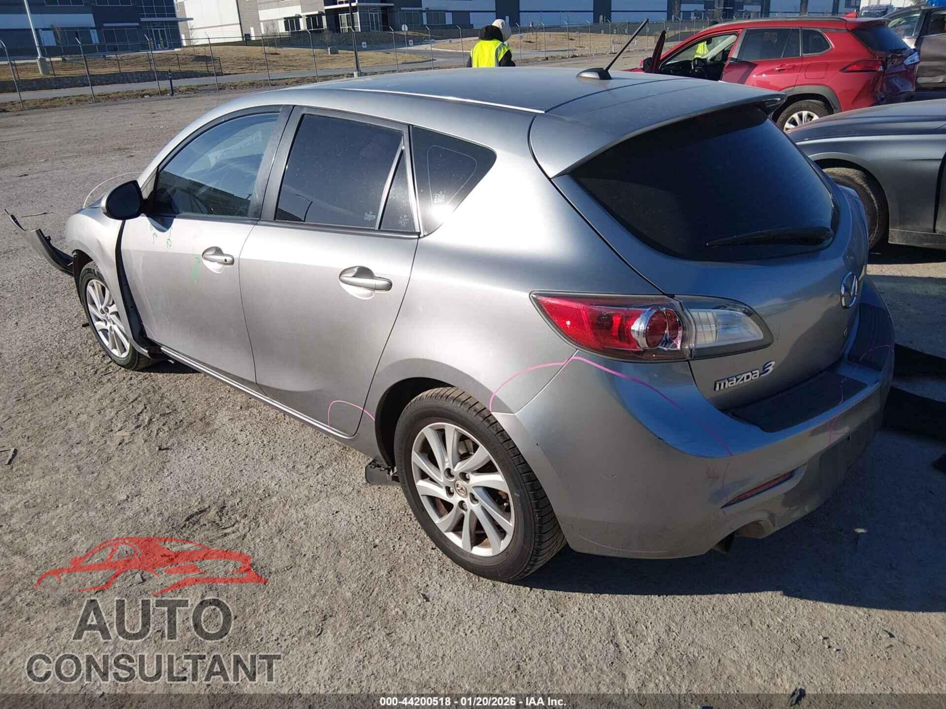 MAZDA MAZDA3 2012 - JM1BL1M76C1658000