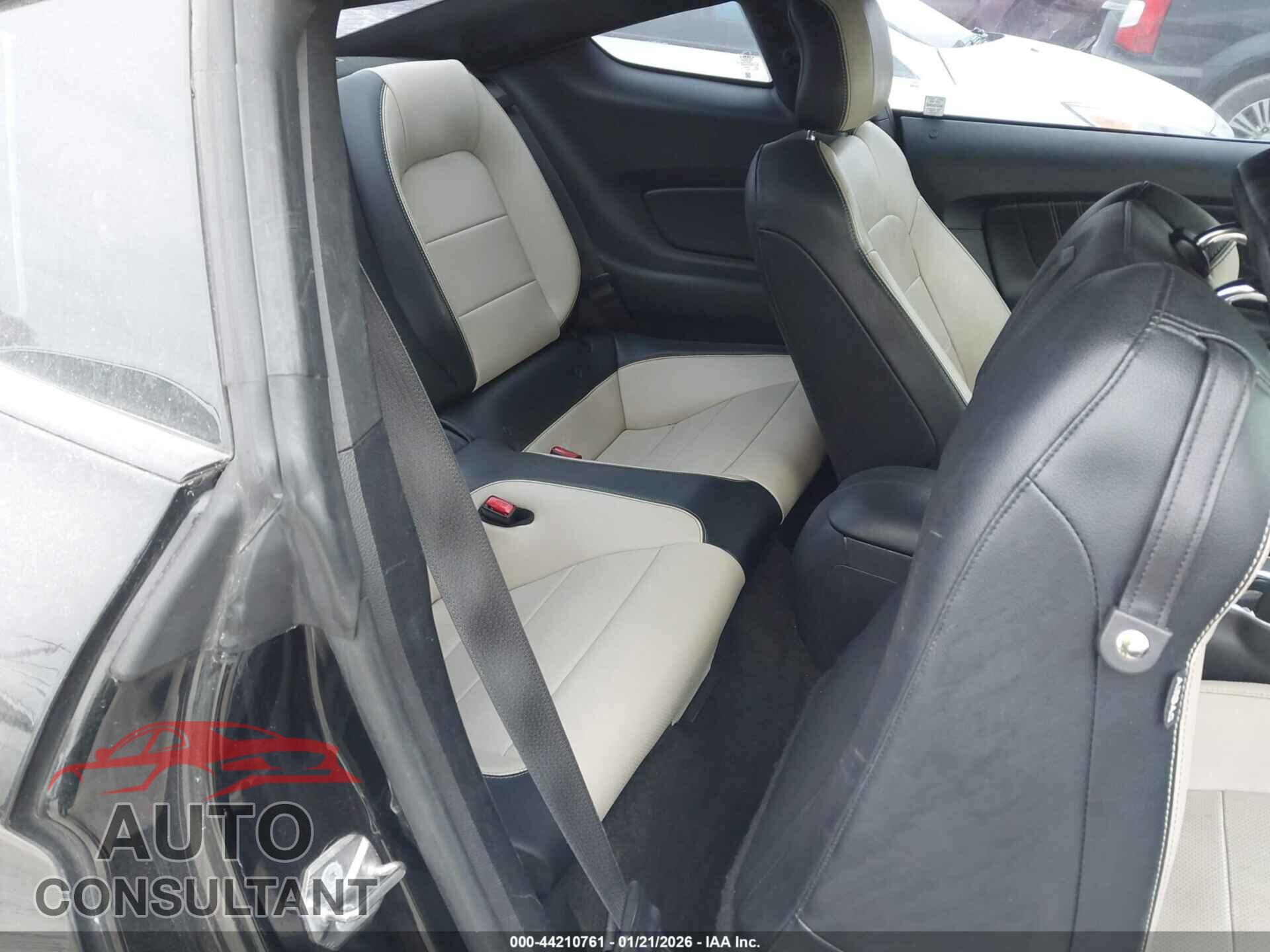FORD MUSTANG 2015 - 1FA6P8TH9F5311983