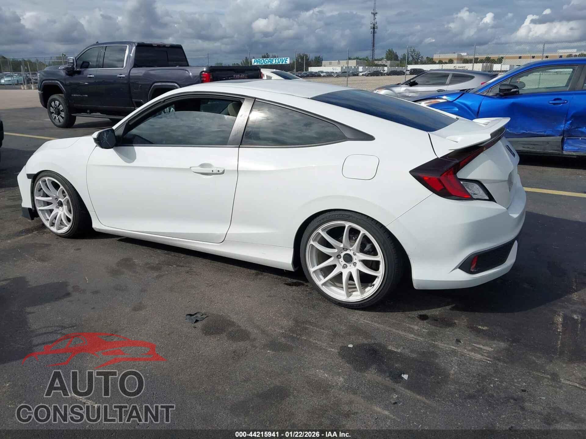 HONDA CIVIC 2018 - 2HGFC4B05JH307118