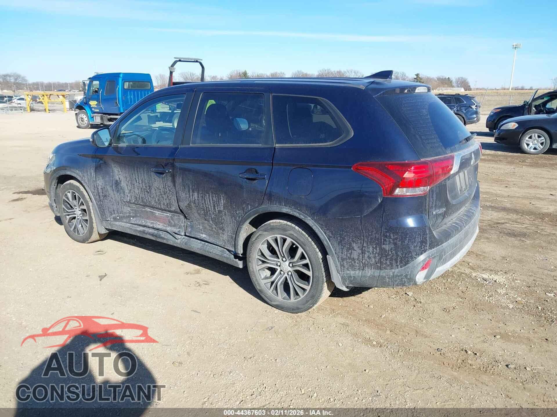 MITSUBISHI OUTLANDER 2017 - JA4AD3A32HZ034607