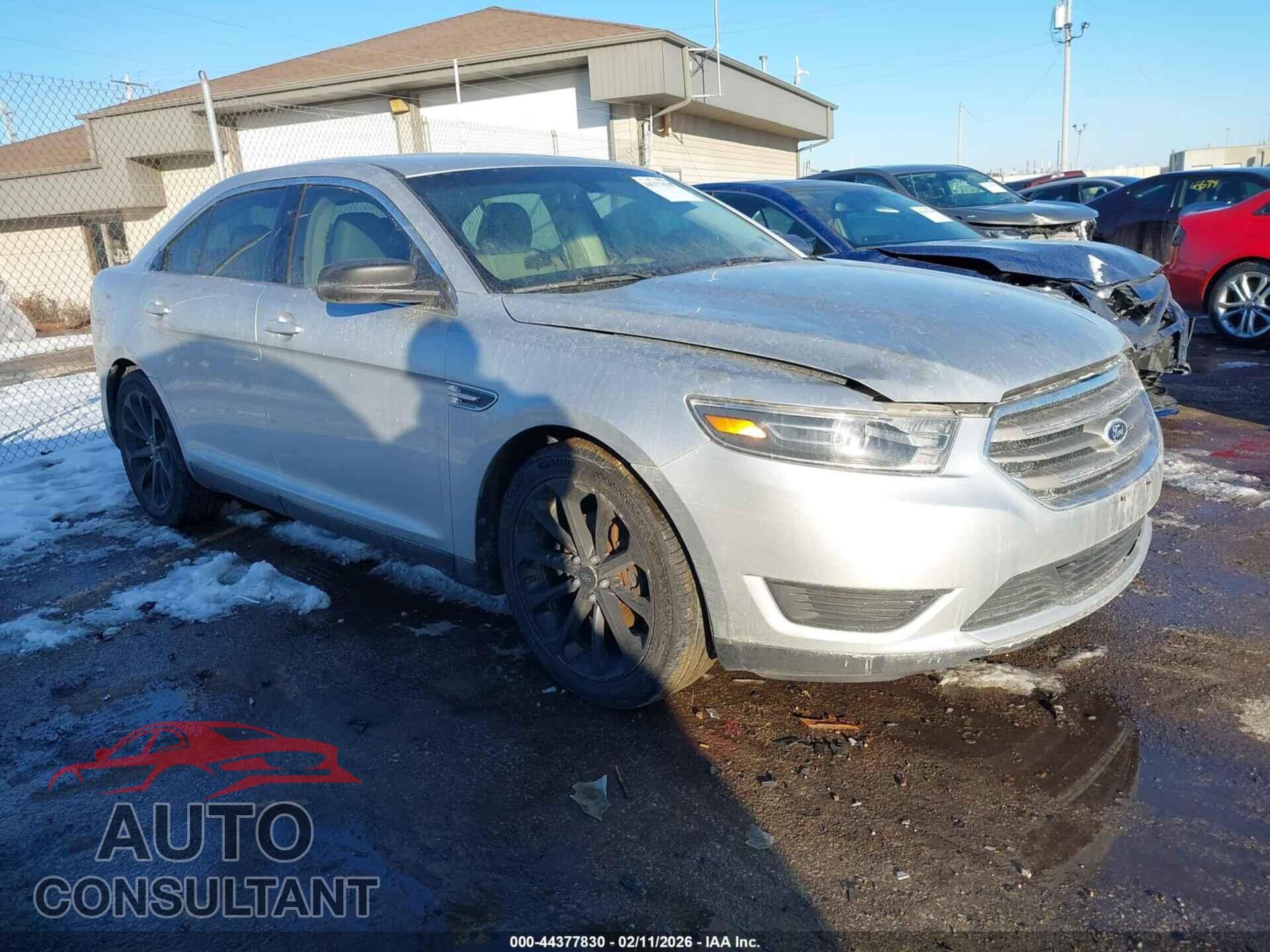 FORD TAURUS 2015 - 1FAHP2D88FG200544