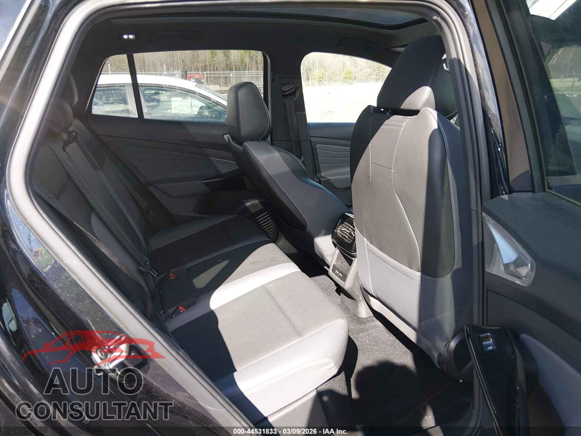 VOLKSWAGEN ID.4 2023 - 1V2WNPE83PC040826