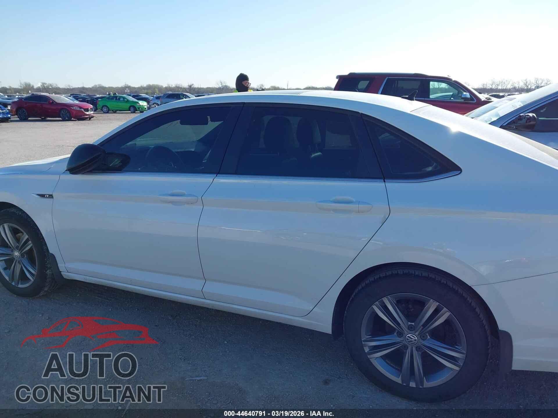 VOLKSWAGEN JETTA 2019 - 3VWC57BU9KM084517