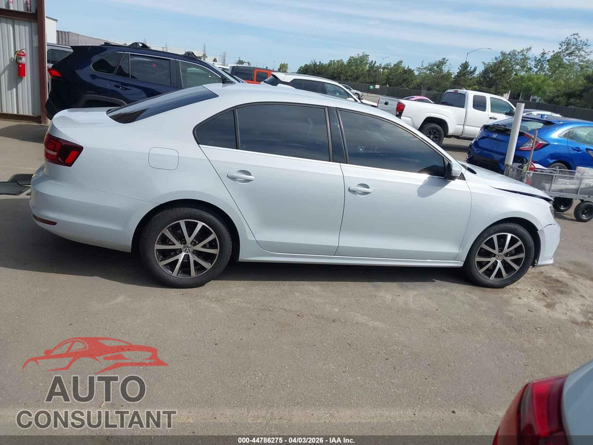 VOLKSWAGEN JETTA 2017 - 3VWDB7AJ9HM388430