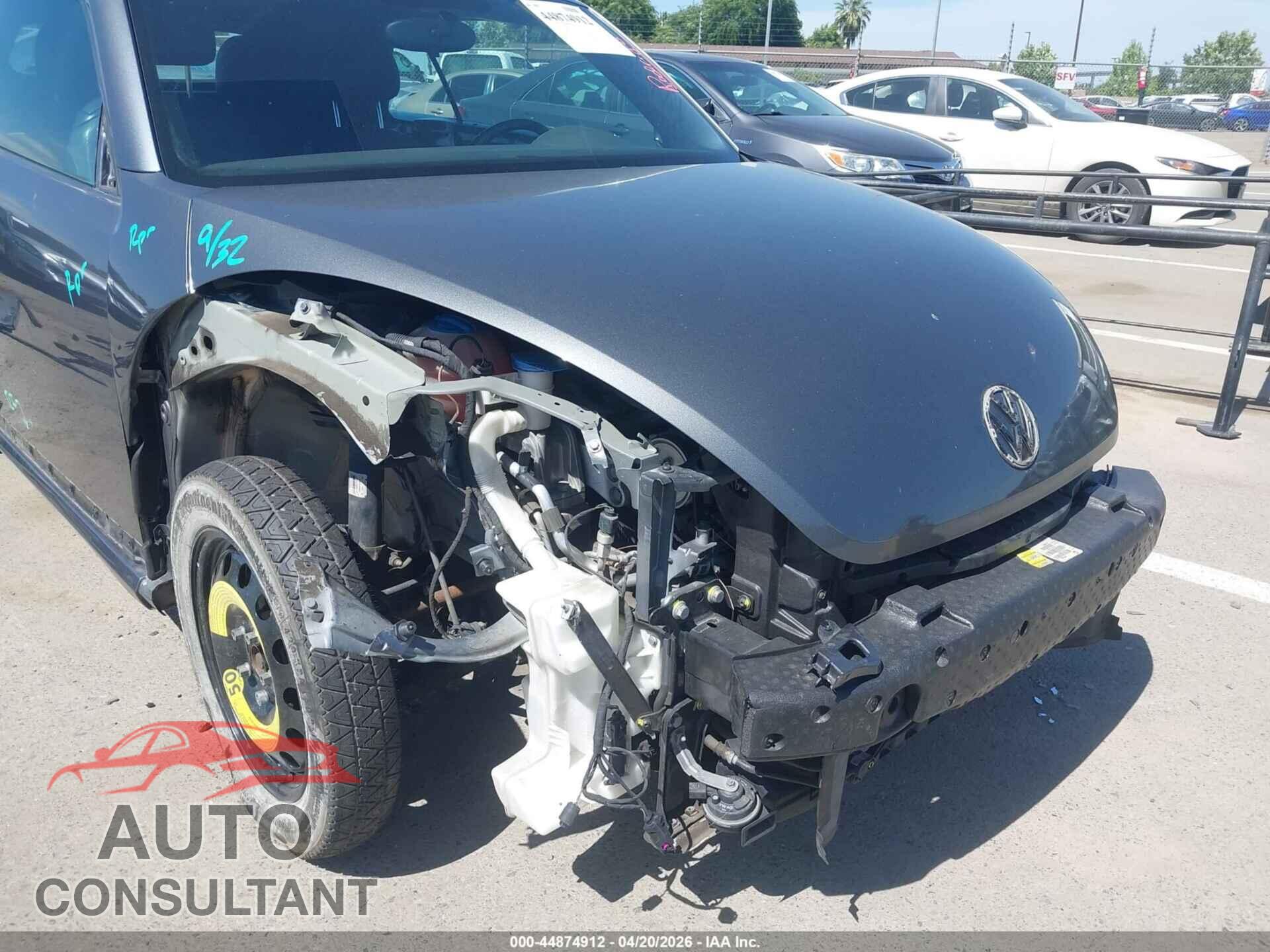 VOLKSWAGEN BEETLE 2013 - 3VW5P7AT2DM810782