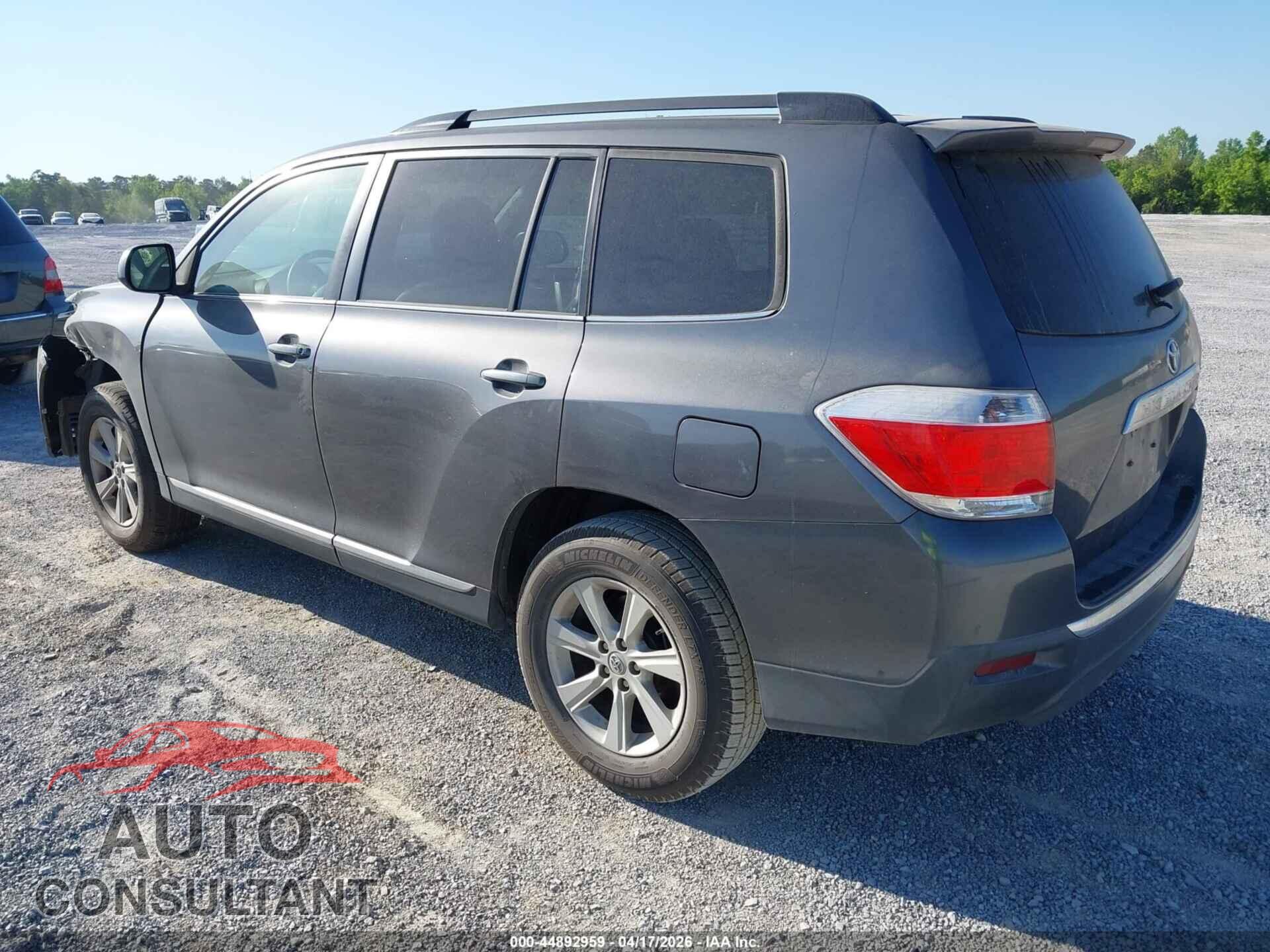 TOYOTA HIGHLANDER 2013 - 5TDBK3EH3DS242657