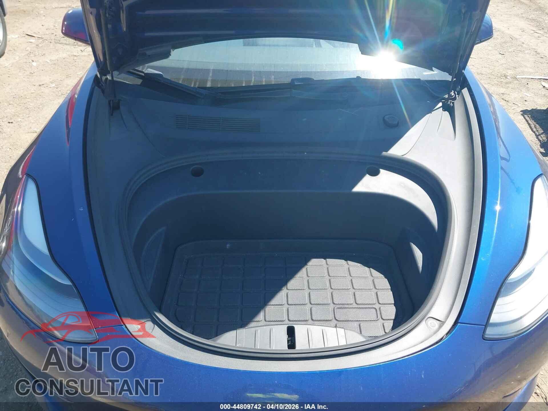 TESLA MODEL 3 2023 - 5YJ3E1EA5PF472454