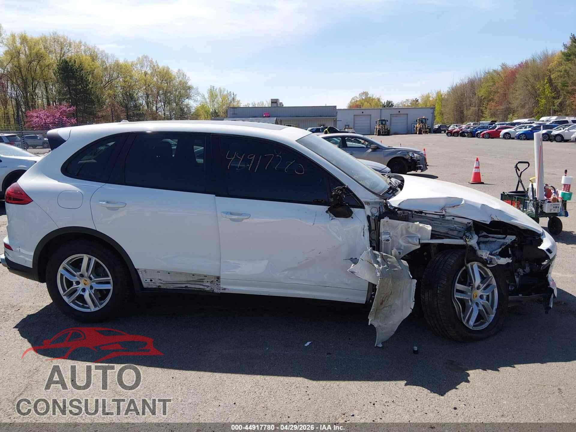 PORSCHE CAYENNE 2016 - WP1AA2A28GKA12813