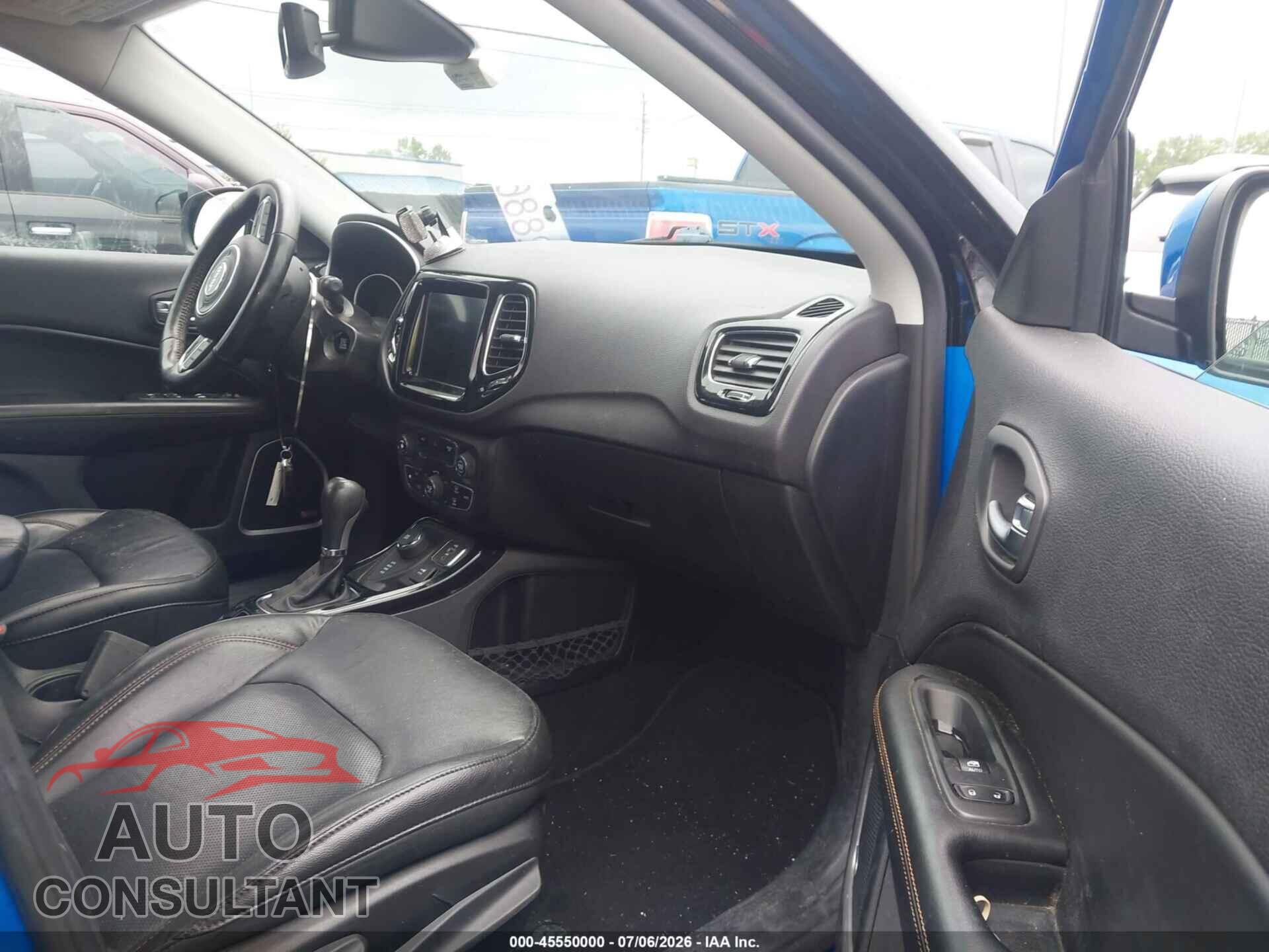 JEEP COMPASS 2018 - 3C4NJDCB5JT456572