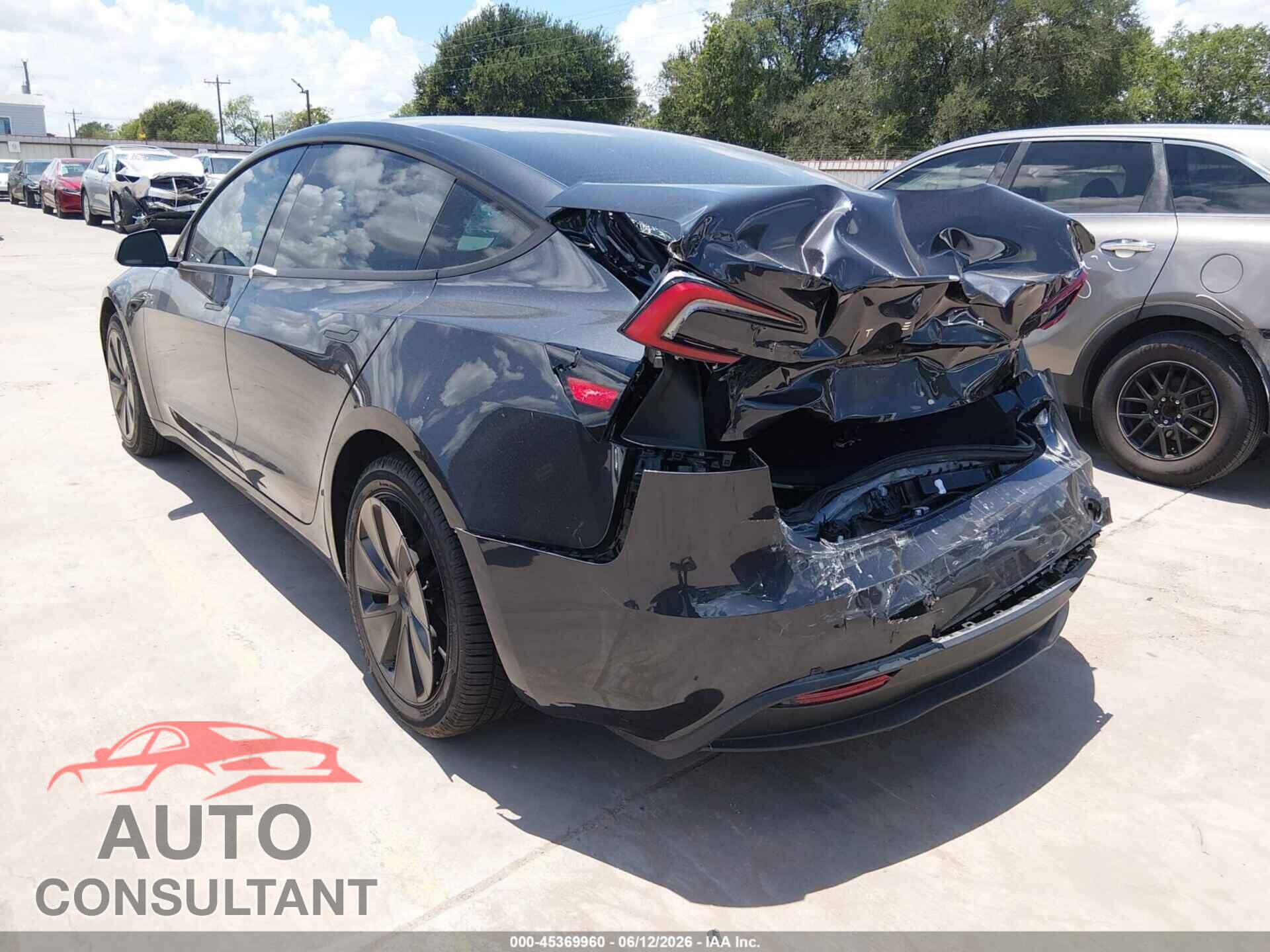 TESLA MODEL 3 2024 - 5YJ3E1EA5RF863266