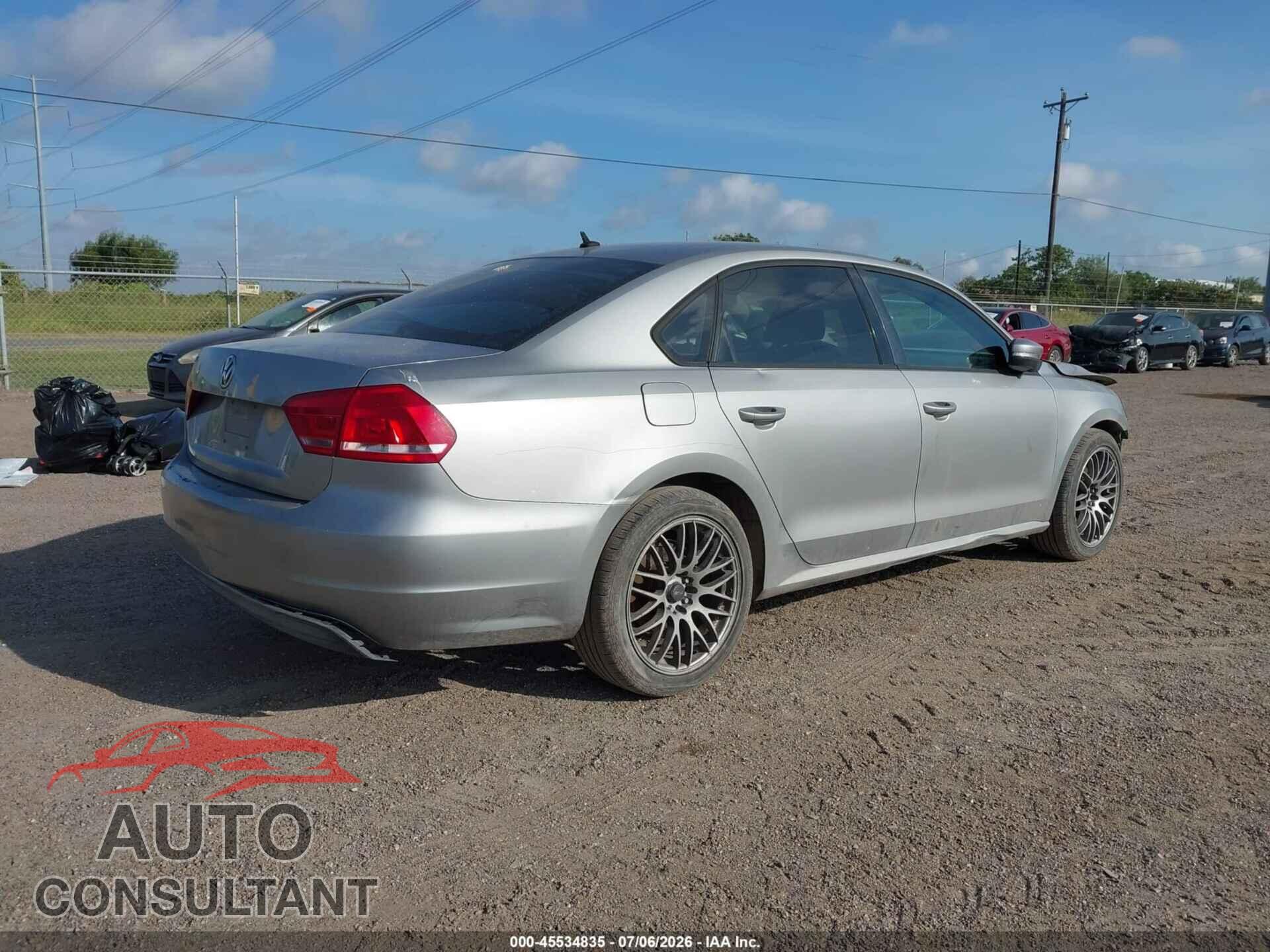 VOLKSWAGEN PASSAT 2014 - 1VWAP7A31EC002313