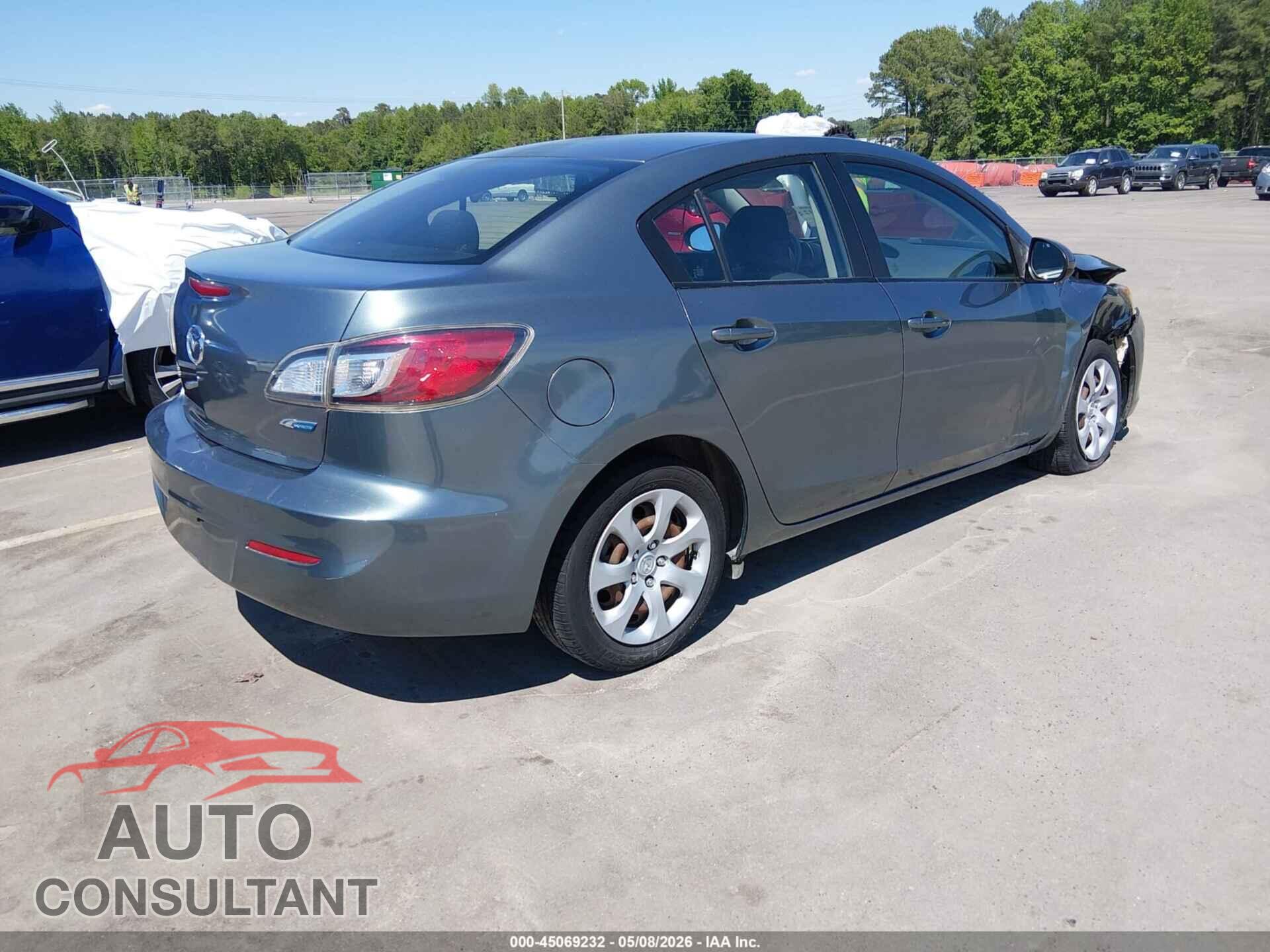 MAZDA MAZDA3 2013 - JM1BL1U71D1749497