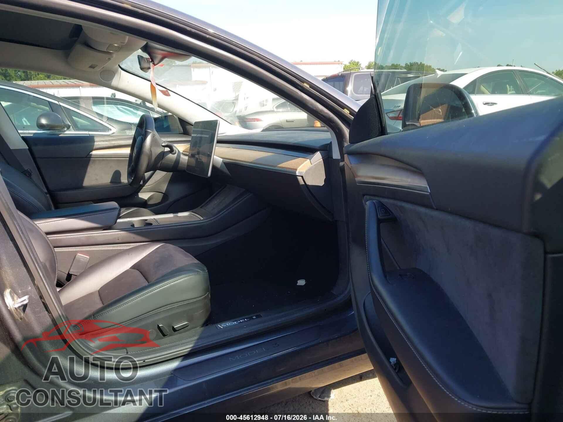 TESLA MODEL 3 2021 - 5YJ3E1EB5MF049314