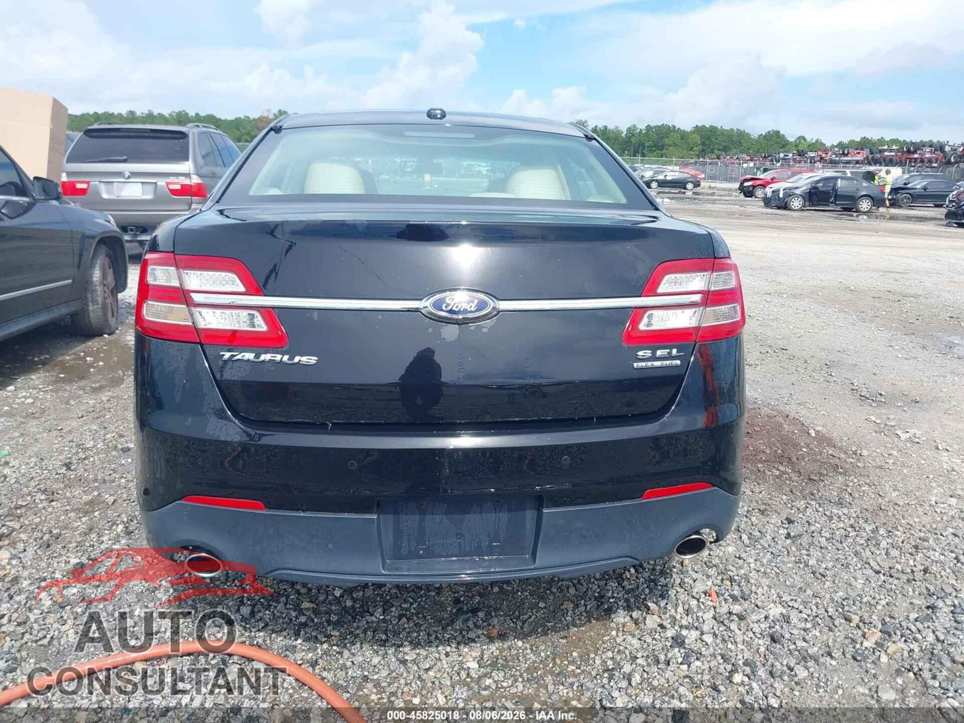 FORD TAURUS 2017 - 1FAHP2E84HG107117