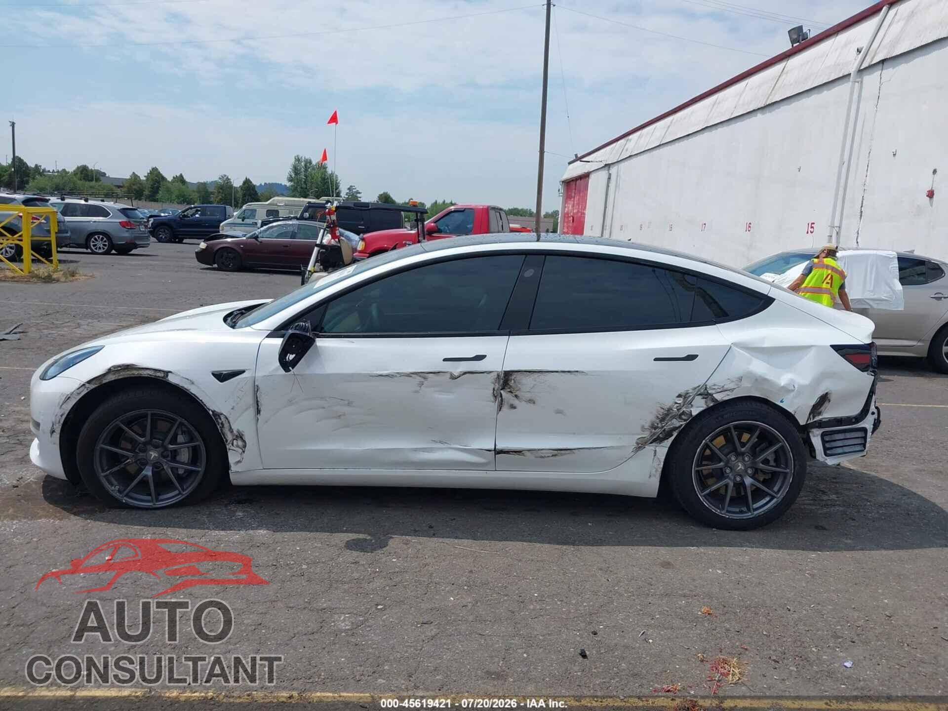TESLA MODEL 3 2021 - 5YJ3E1EB8MF997982