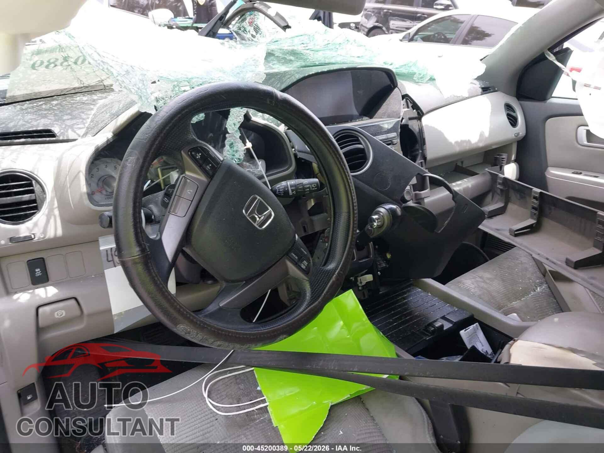 HONDA PILOT 2015 - 5FNYF3H28FB018071