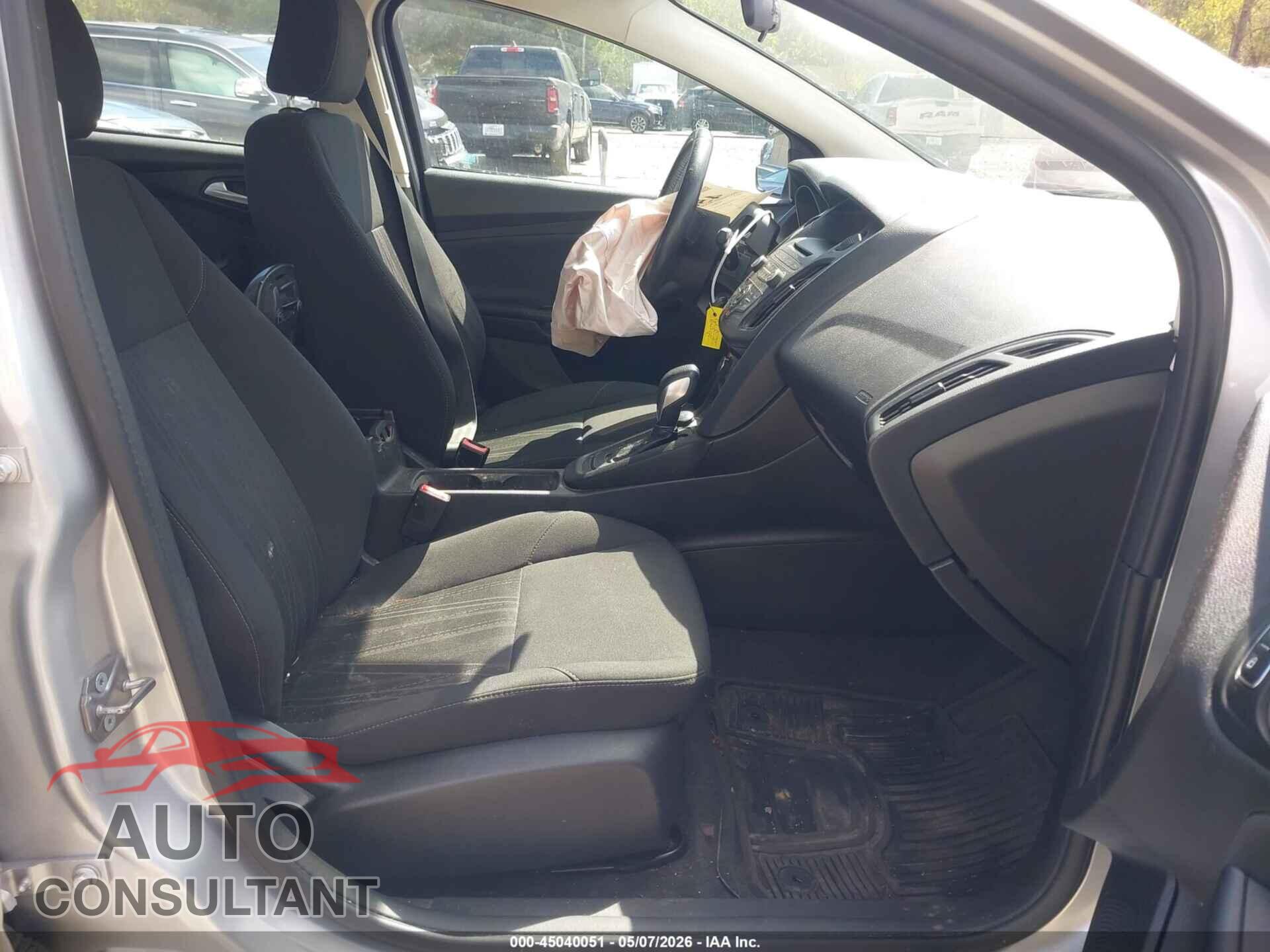 FORD FOCUS 2017 - 1FADP3F22HL321738