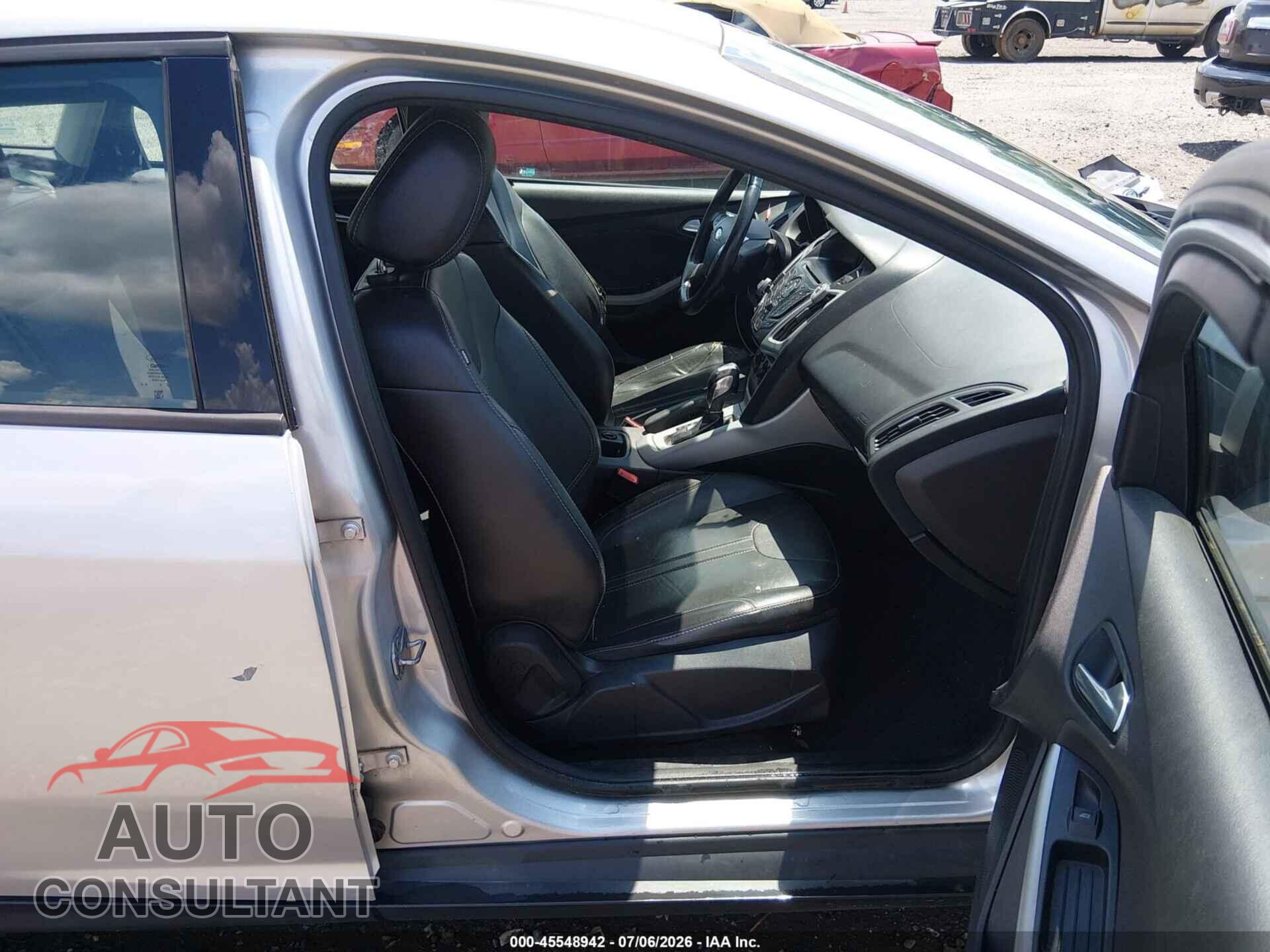 FORD FOCUS 2014 - 1FADP3F27EL227480