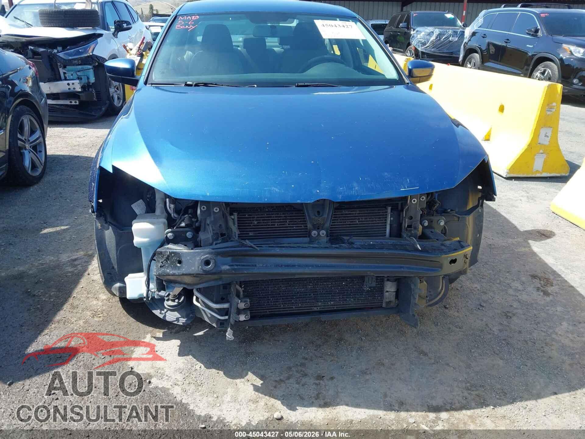 VOLKSWAGEN JETTA 2017 - 3VW2B7AJ8HM386823