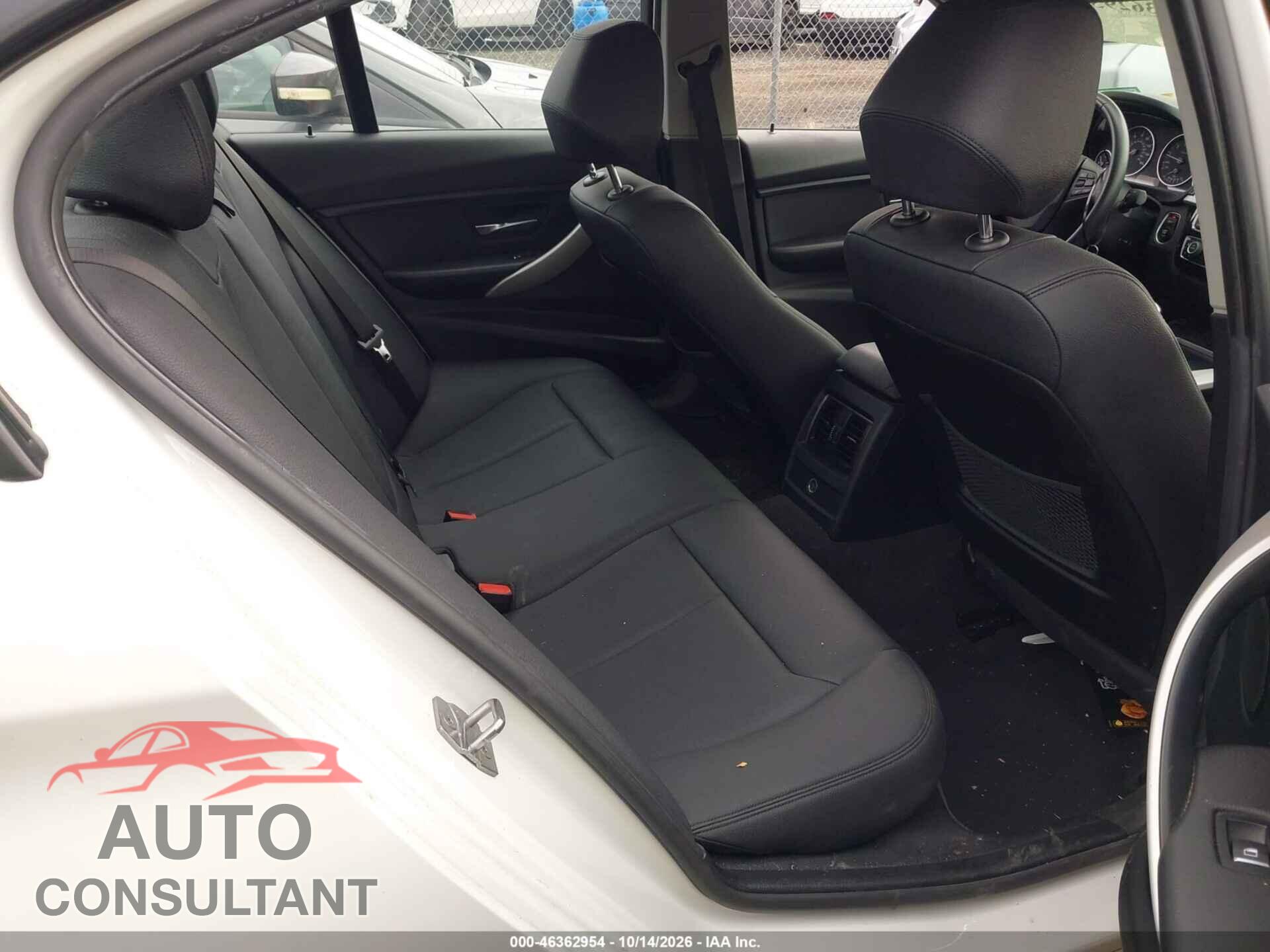 BMW 320I 2018 - WBA8A3C5XJA357932