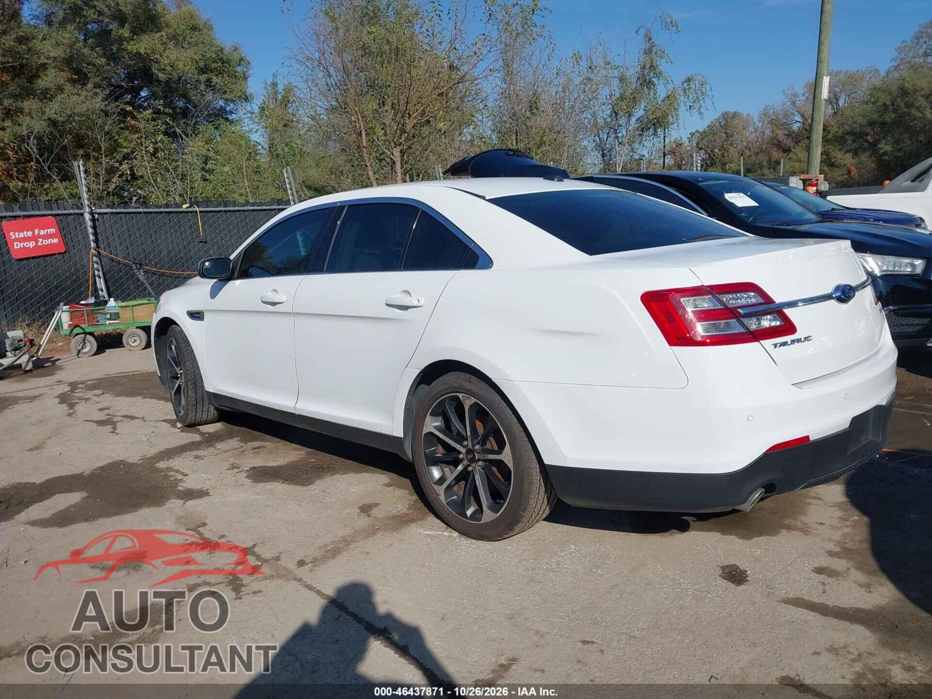 FORD TAURUS 2015 - 1FAHP2E88FG207573