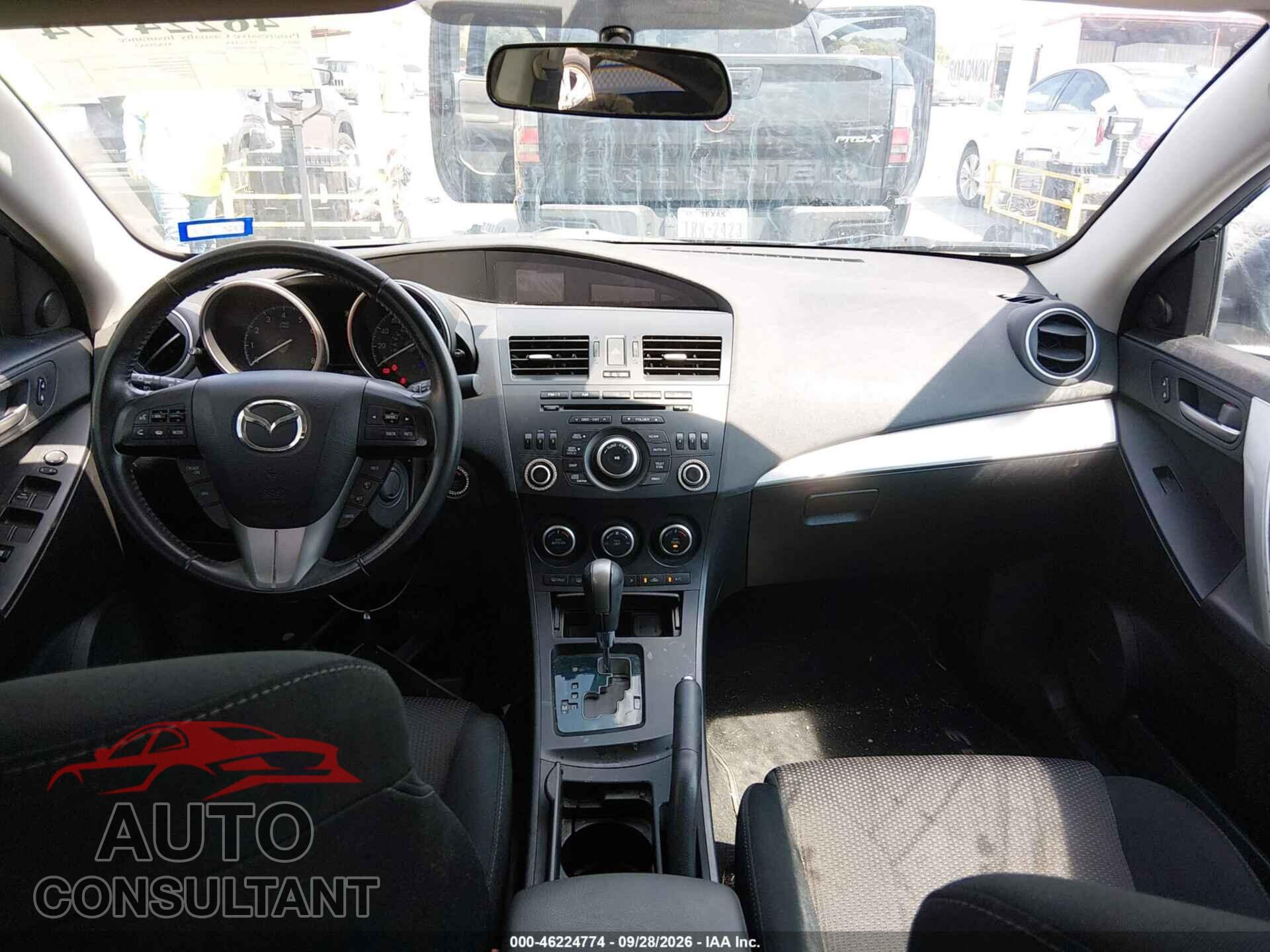 MAZDA MAZDA3 2012 - JM1BL1V58C1668752