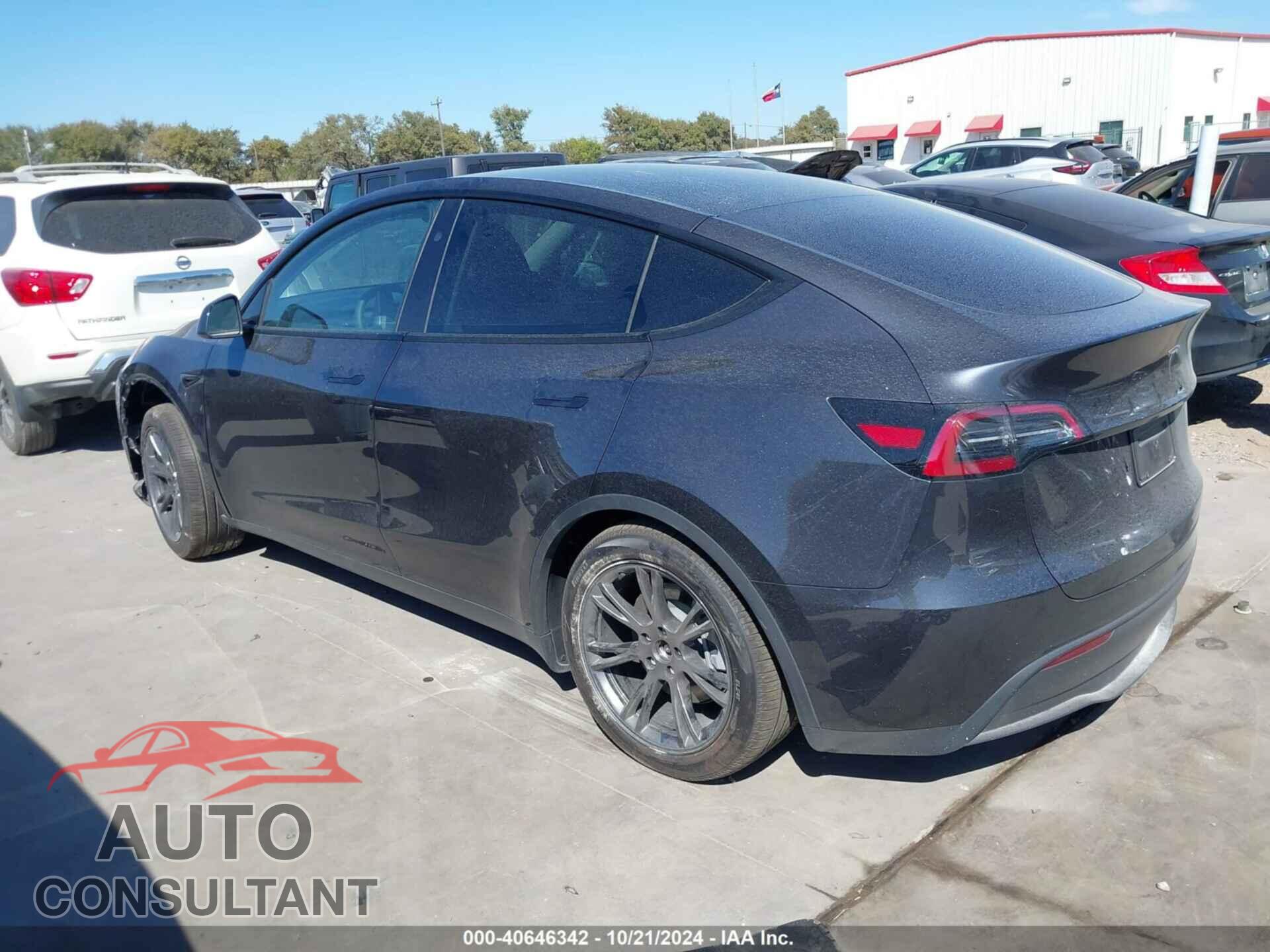 TESLA MODEL Y 2024 - 7SAYGDED6RF158281
