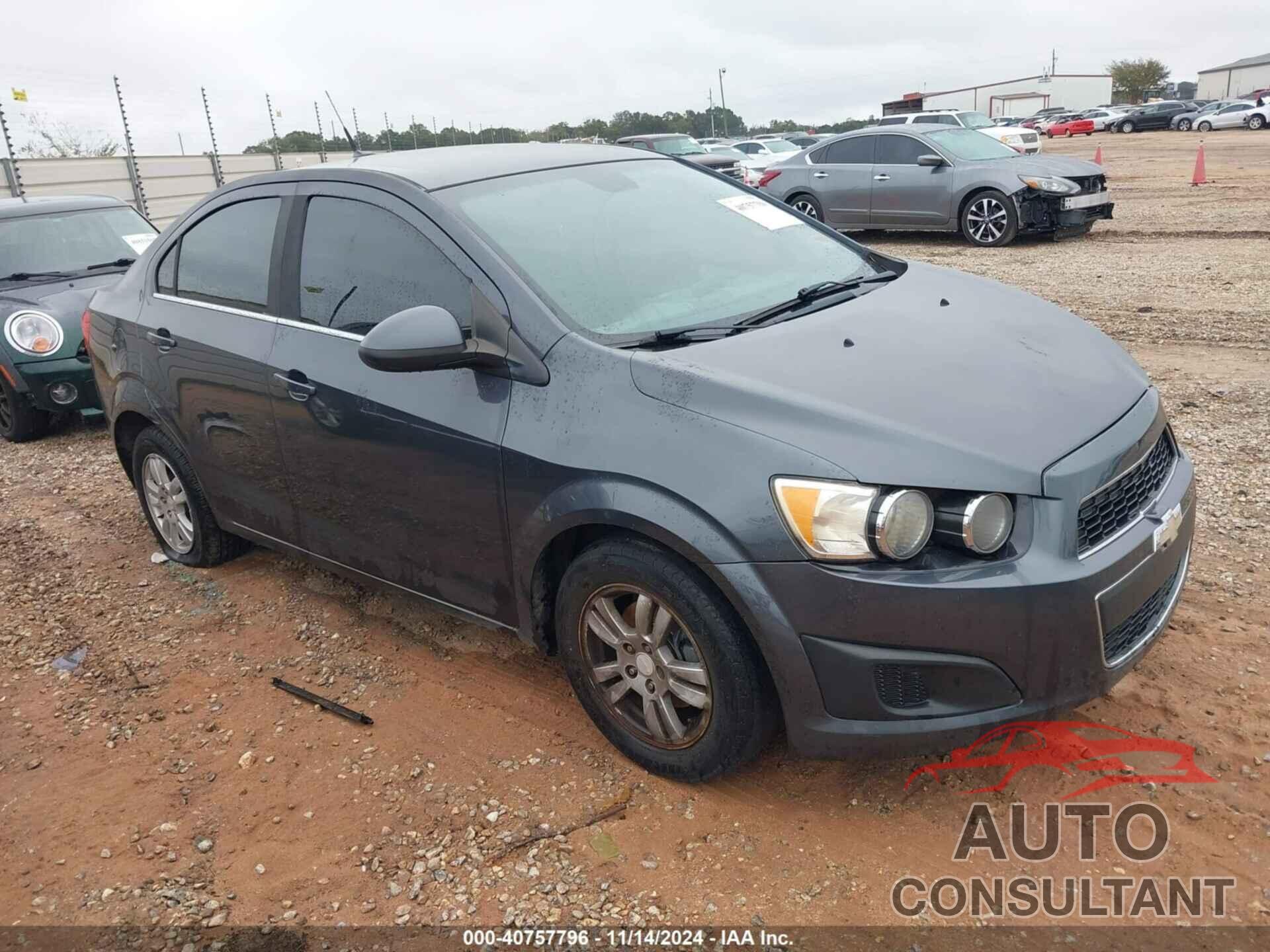 CHEVROLET SONIC 2013 - 1G1JC5SH0D4111425