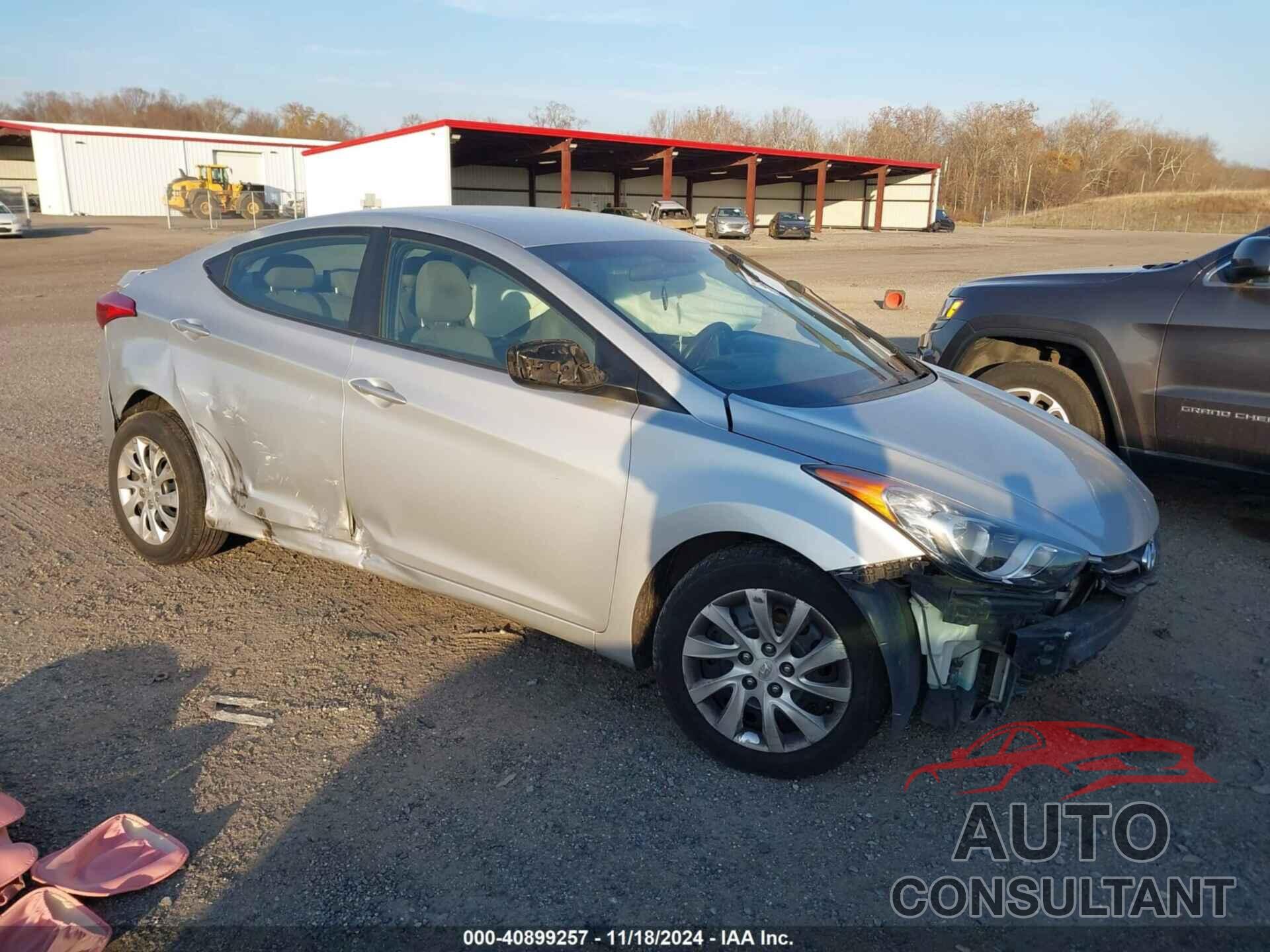 HYUNDAI ELANTRA 2012 - 5NPDH4AE3CH138750