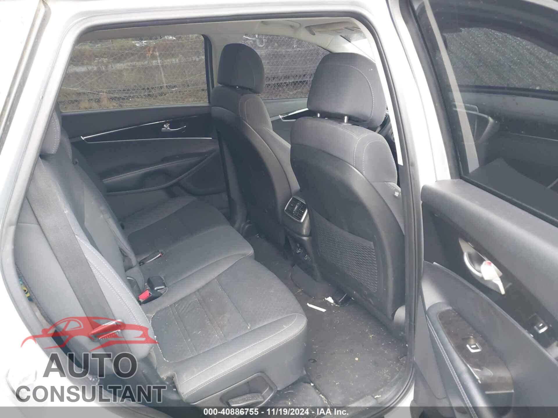 KIA SORENTO 2017 - 5XYPGDA56HG308002
