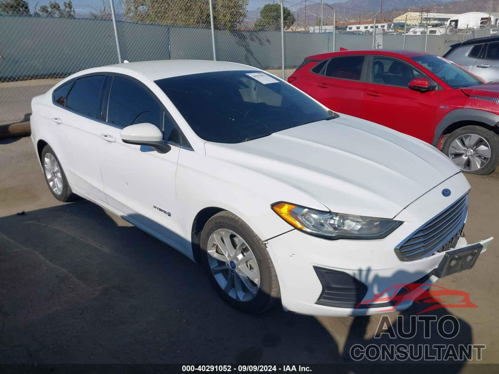 FORD FUSION HYBRID 2019 - 3FA6P0LU0KR174583