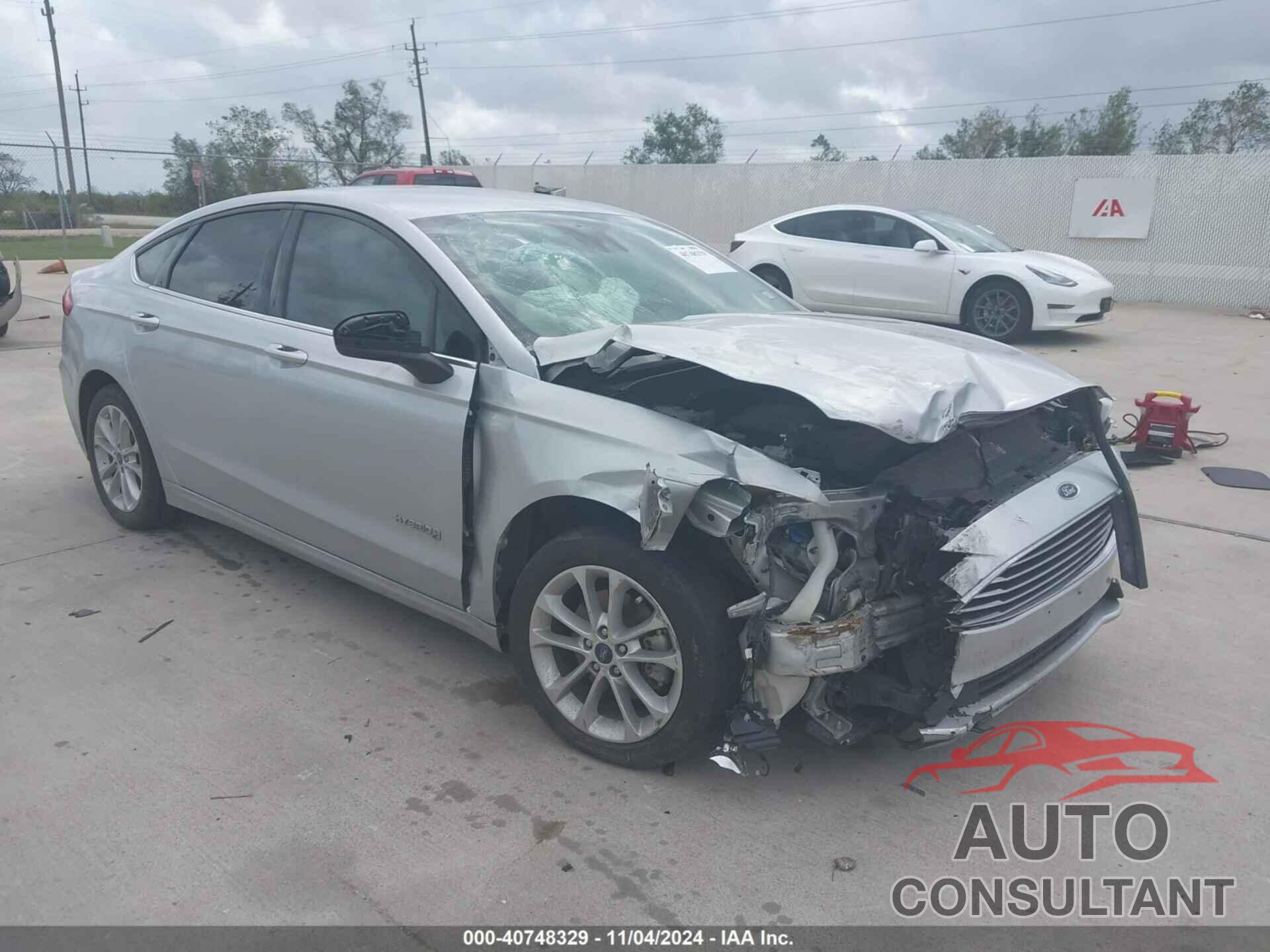 FORD FUSION HYBRID 2019 - 3FA6P0LU4KR204636