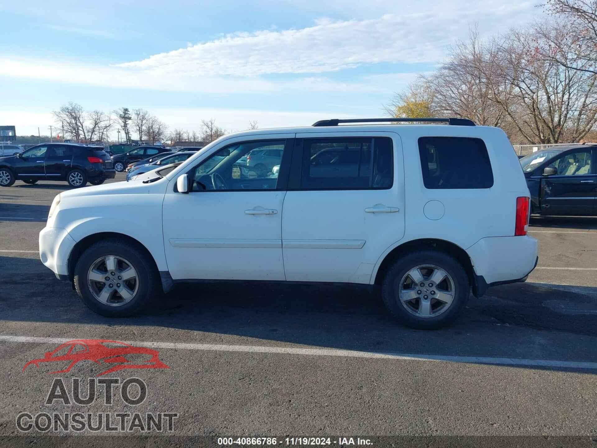 HONDA PILOT 2011 - 5FNYF4H55BB025697