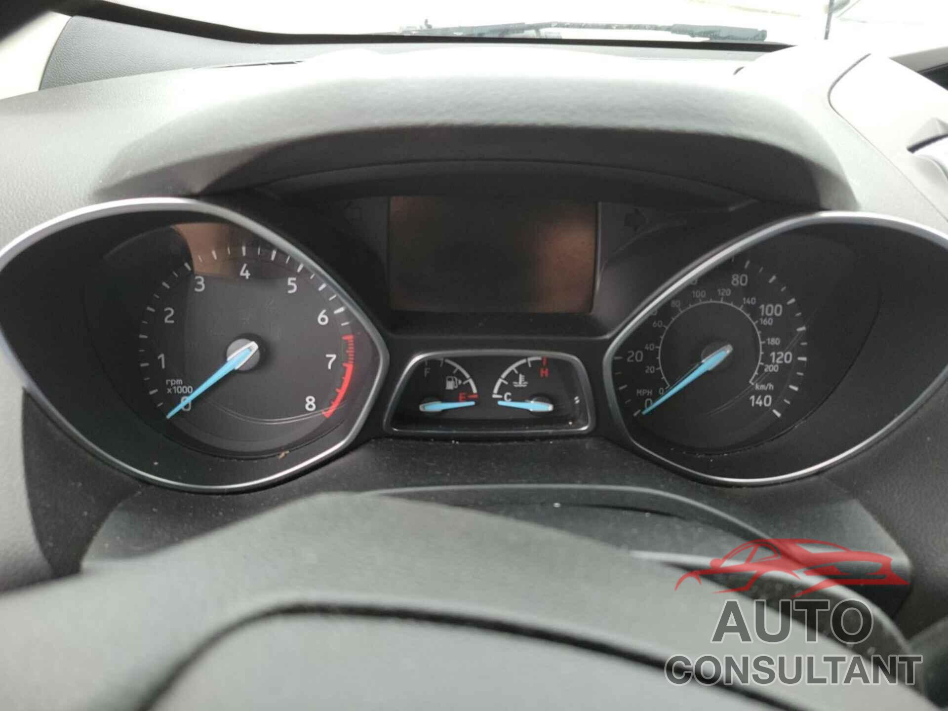 FORD ESCAPE 2018 - 1FMCU0GD5JUC13378