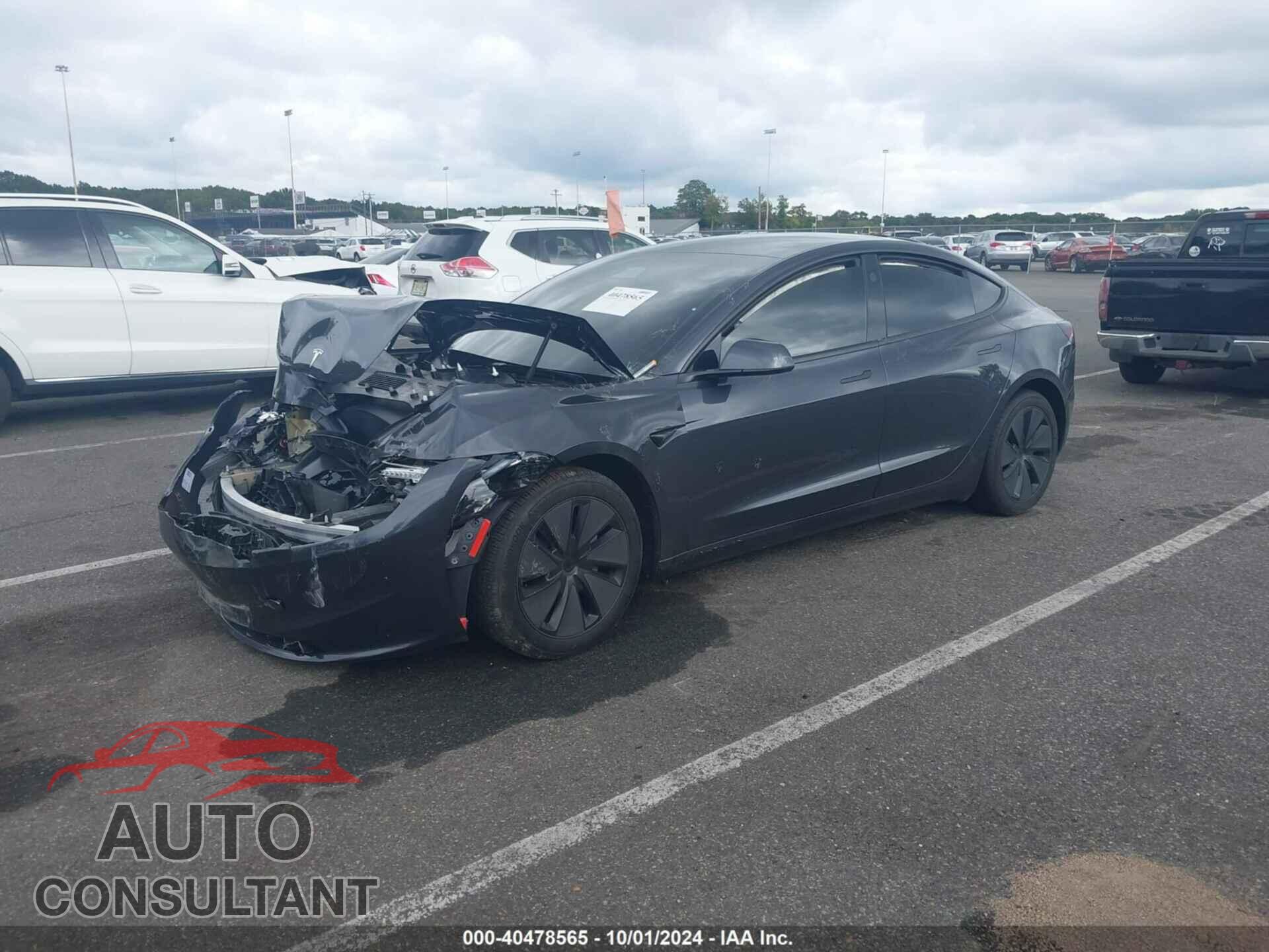 TESLA MODEL 3 2024 - 5YJ3E1EA4RF717652