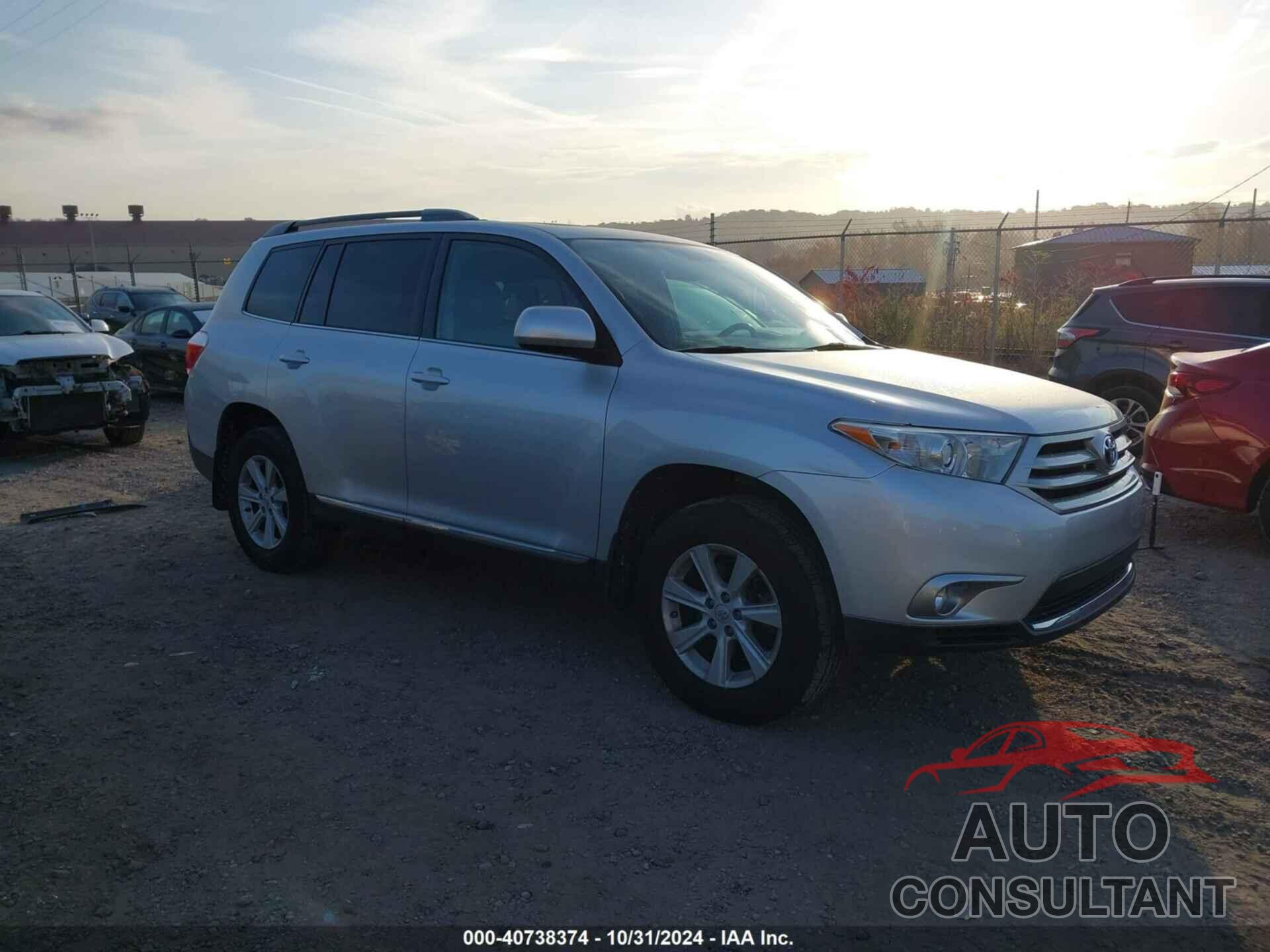 TOYOTA HIGHLANDER 2013 - 5TDBK3EH6DS196516