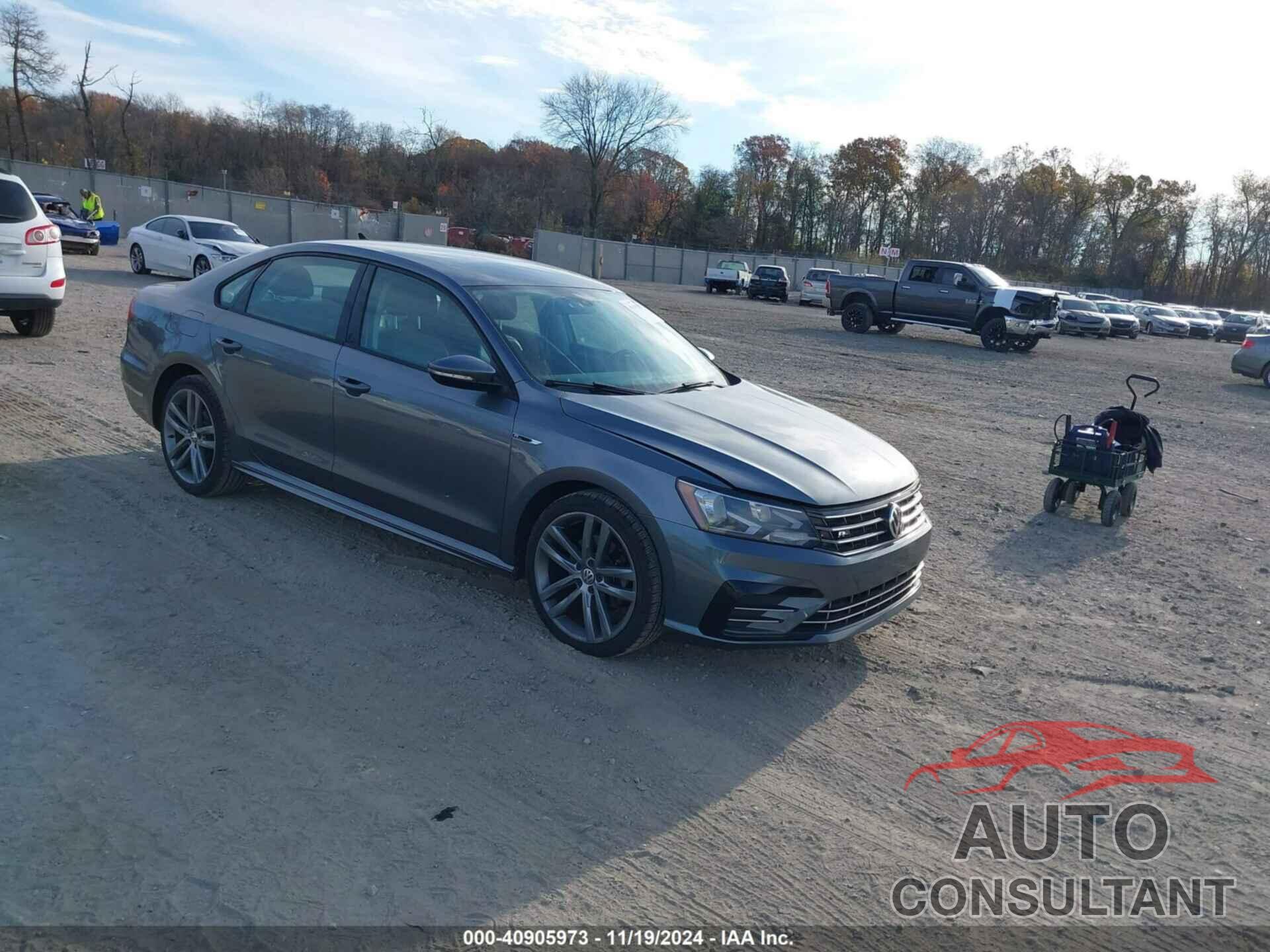 VOLKSWAGEN PASSAT 2018 - 1VWAA7A30JC000127