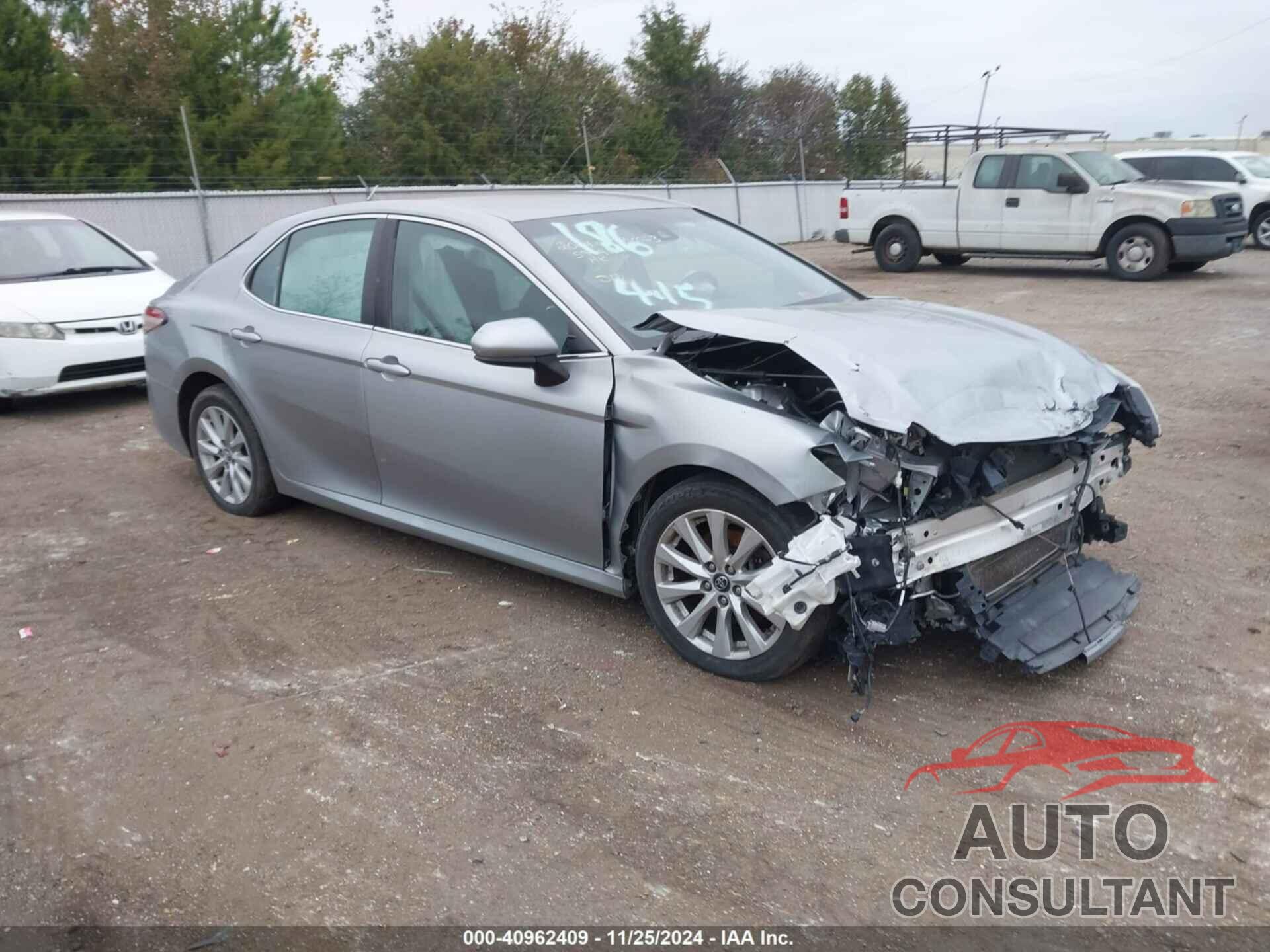 TOYOTA CAMRY 2018 - 4T1B11HK2JU591911