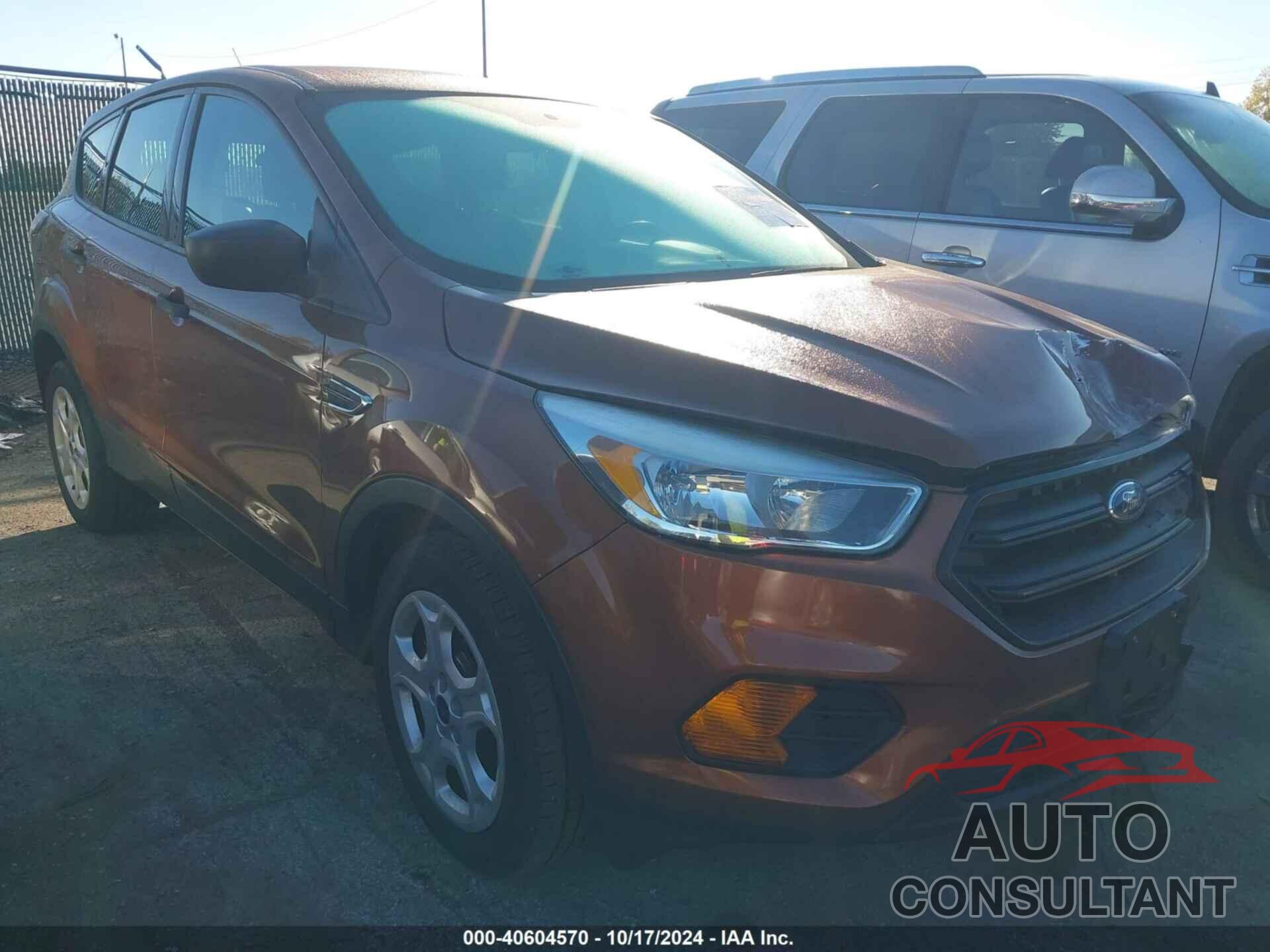 FORD ESCAPE 2017 - 1FMCU0F70HUB13744