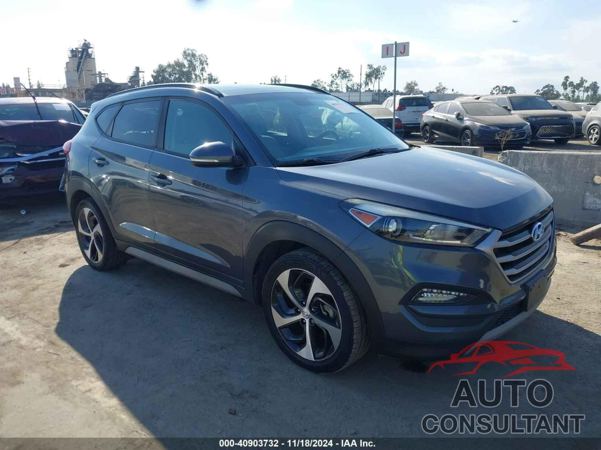 HYUNDAI TUCSON 2017 - KM8J33A22HU562799