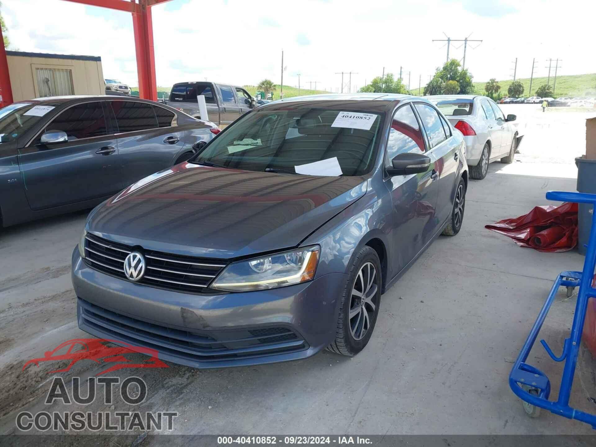 VOLKSWAGEN JETTA 2017 - 3VWDB7AJ4HM238659