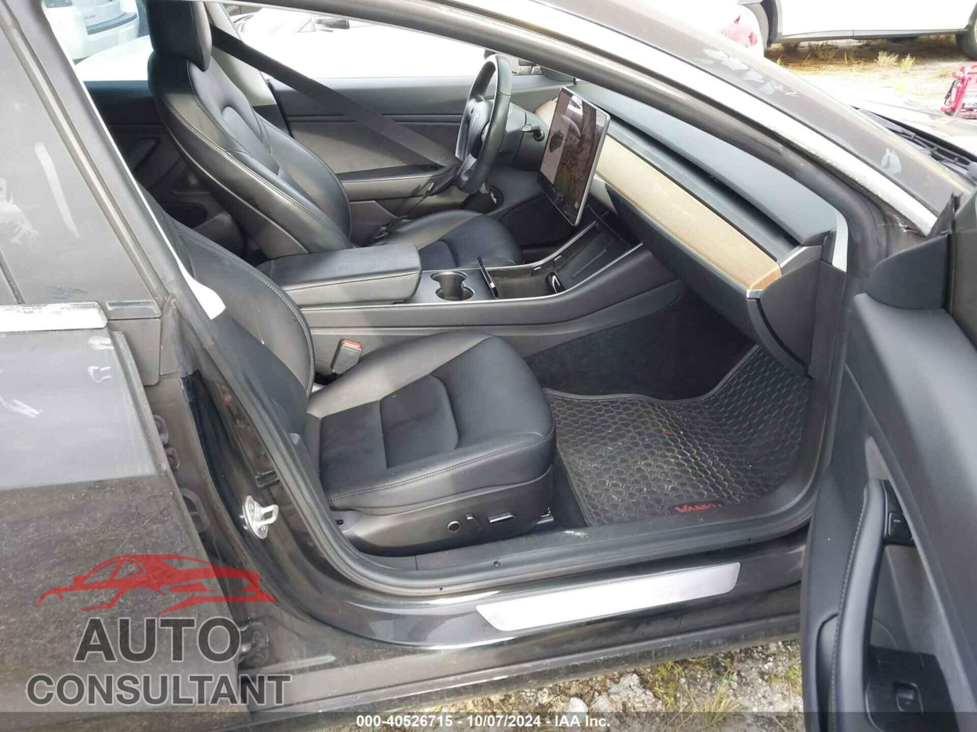 TESLA MODEL 3 2019 - 5YJ3E1EA0KF306528