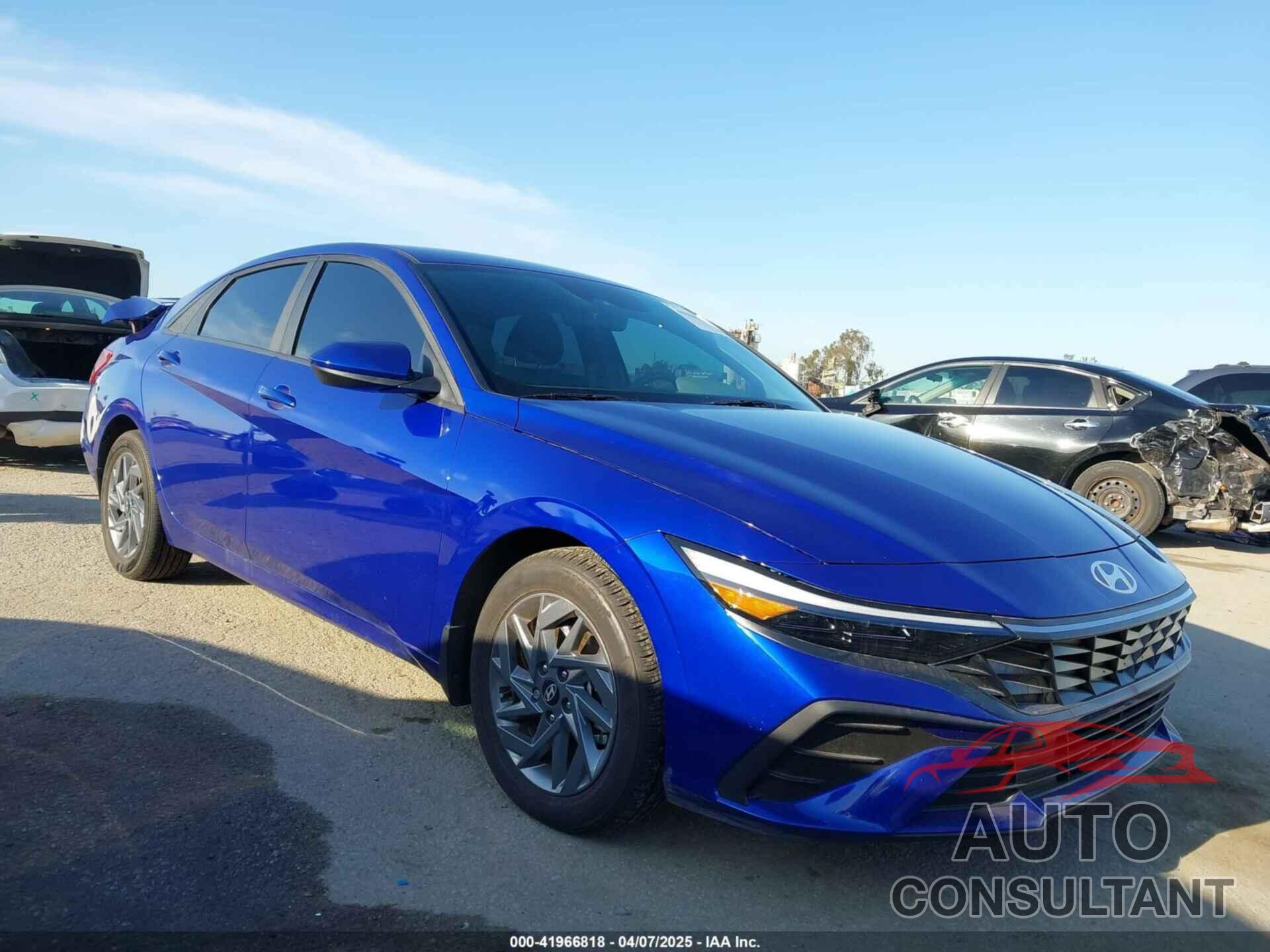 HYUNDAI ELANTRA 2024 - KMHLM4DGXRU708435
