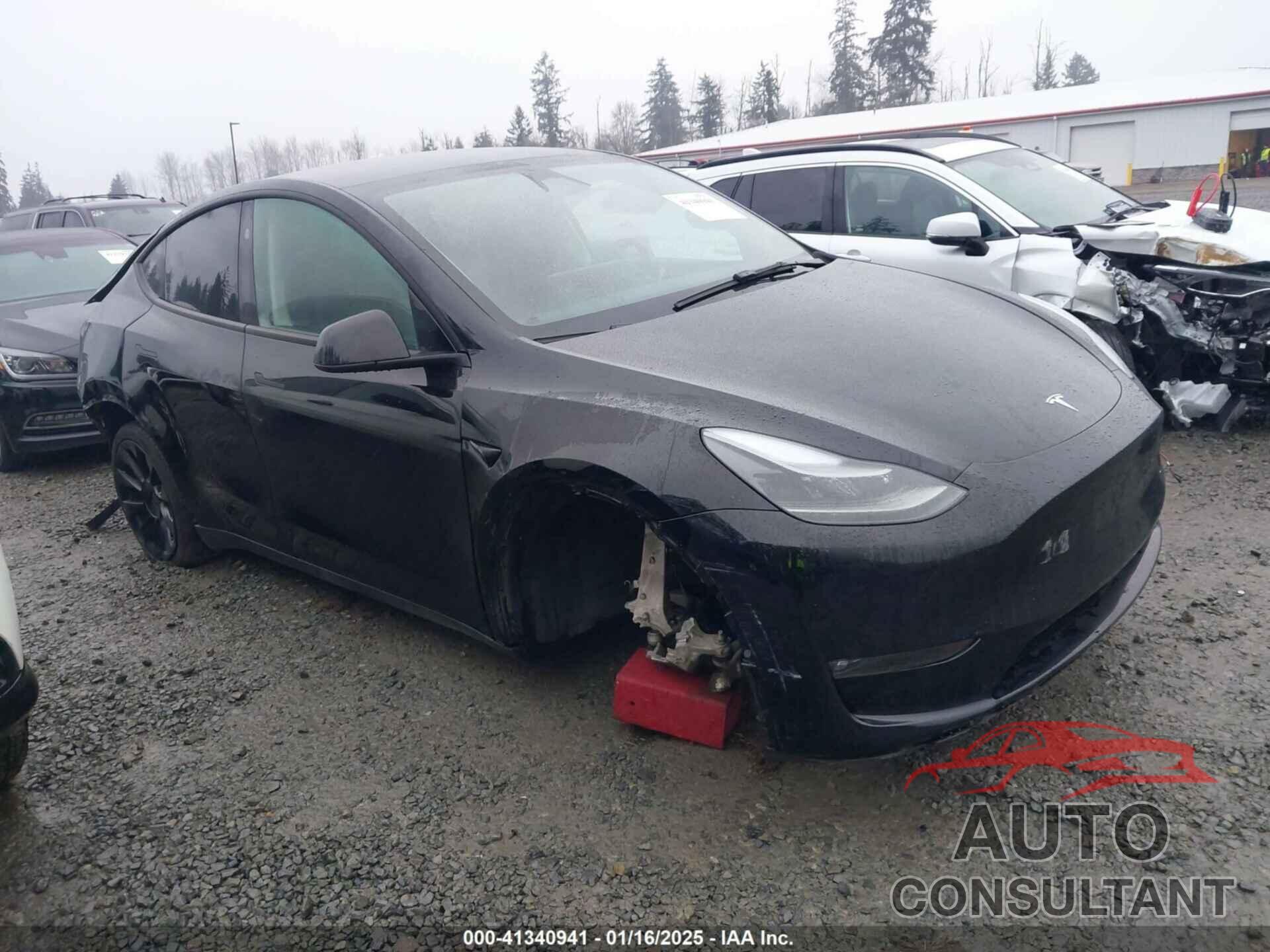 TESLA MODEL Y 2023 - 7SAYGDEE6PF800911