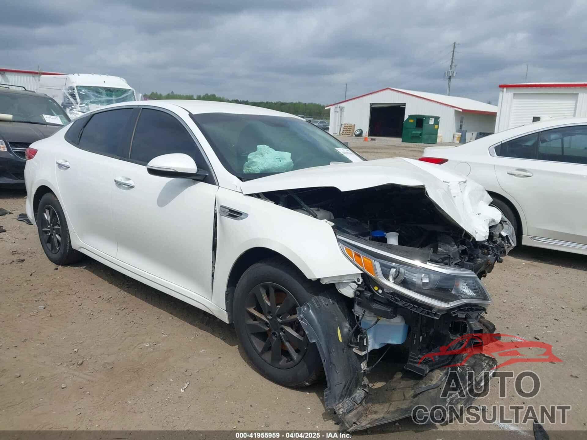 KIA OPTIMA 2018 - KNAGT4L37J5206064