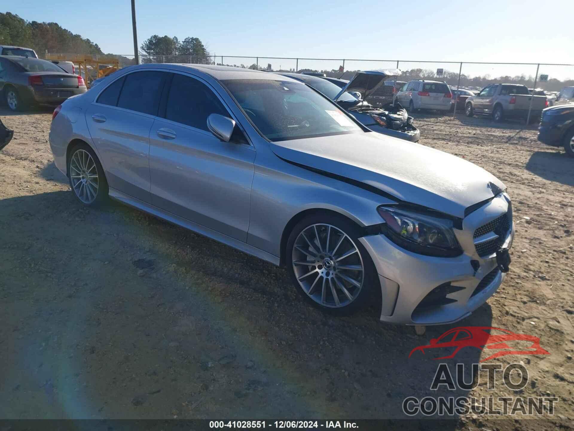 MERCEDES-BENZ C 300 2019 - 55SWF8DB2KU303223
