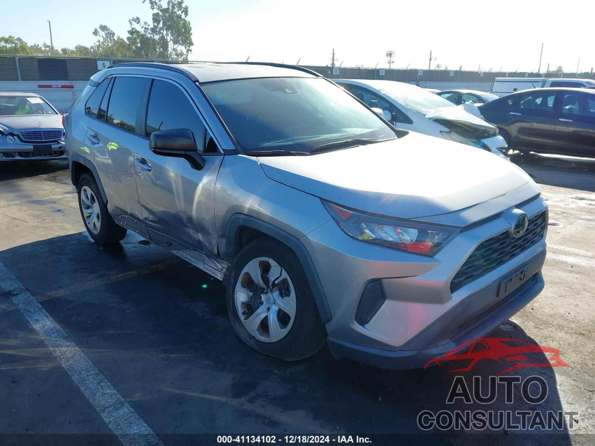 TOYOTA RAV4 2019 - 2T3H1RFV8KC023582