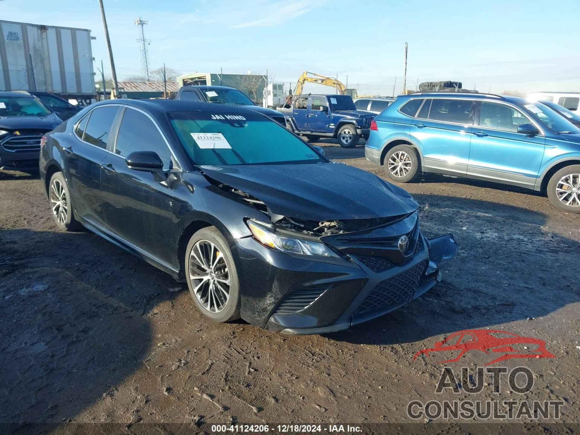 TOYOTA CAMRY 2018 - 4T1B11HK6JU551248